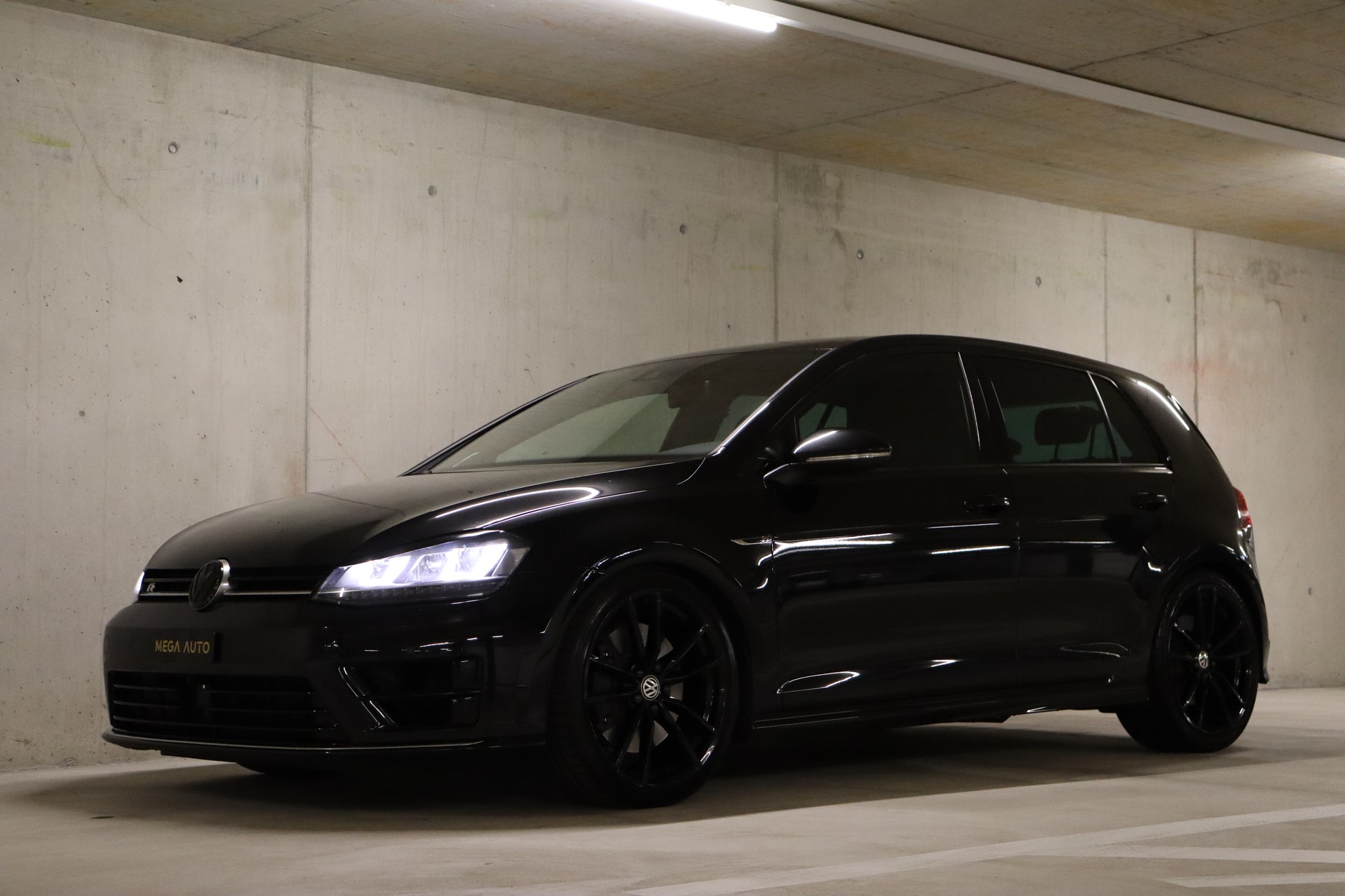 VW Golf 2.0 TSI R 4Motion DSG-image-0