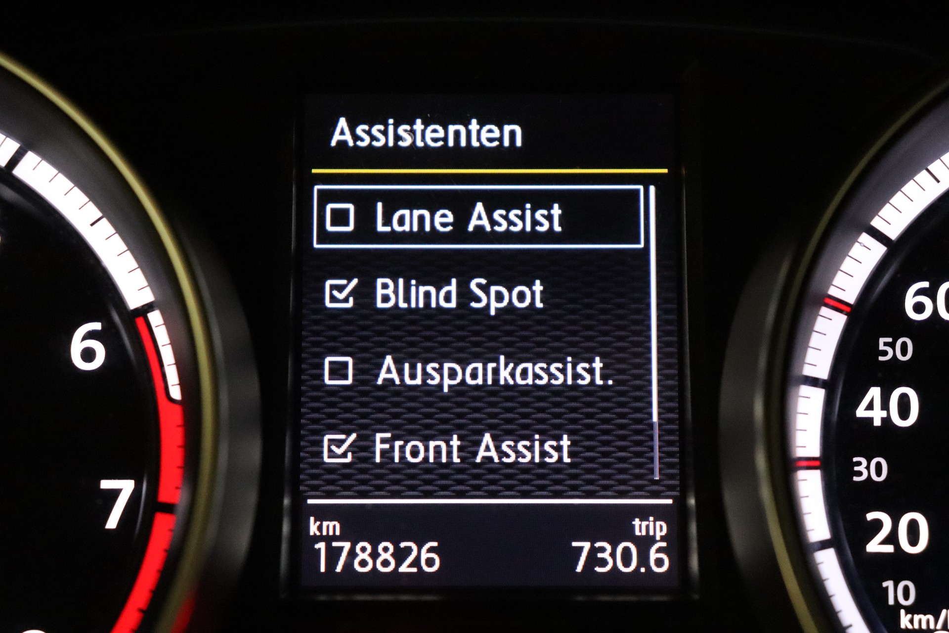 VW Golf 2.0 TSI R 4Motion DSG-image-27