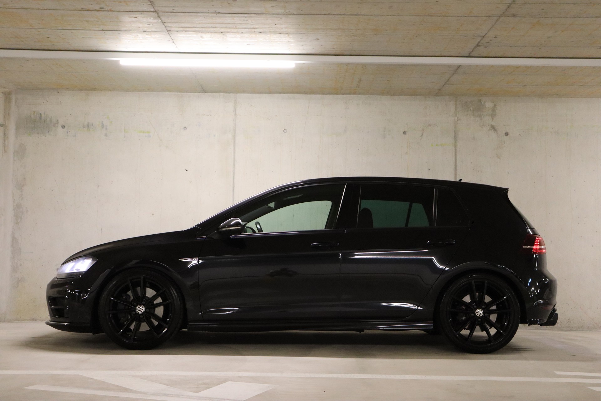 VW Golf 2.0 TSI R 4Motion DSG-image-3