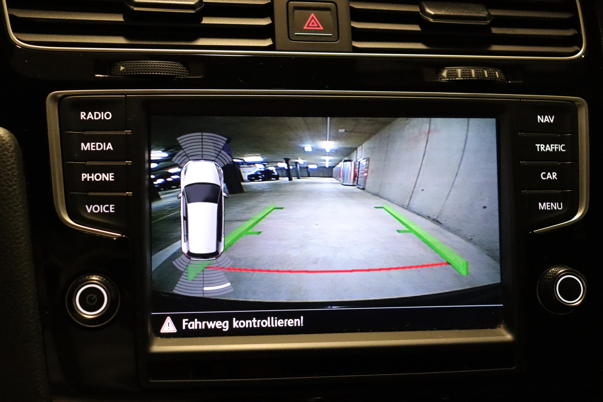 VW Golf 2.0 TSI R 4Motion DSG-image-17
