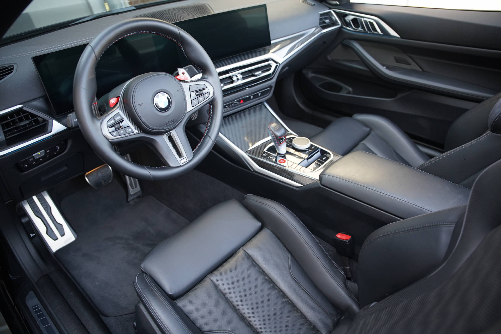 BMW M4 Cabrio Competition M xDrive-image-6