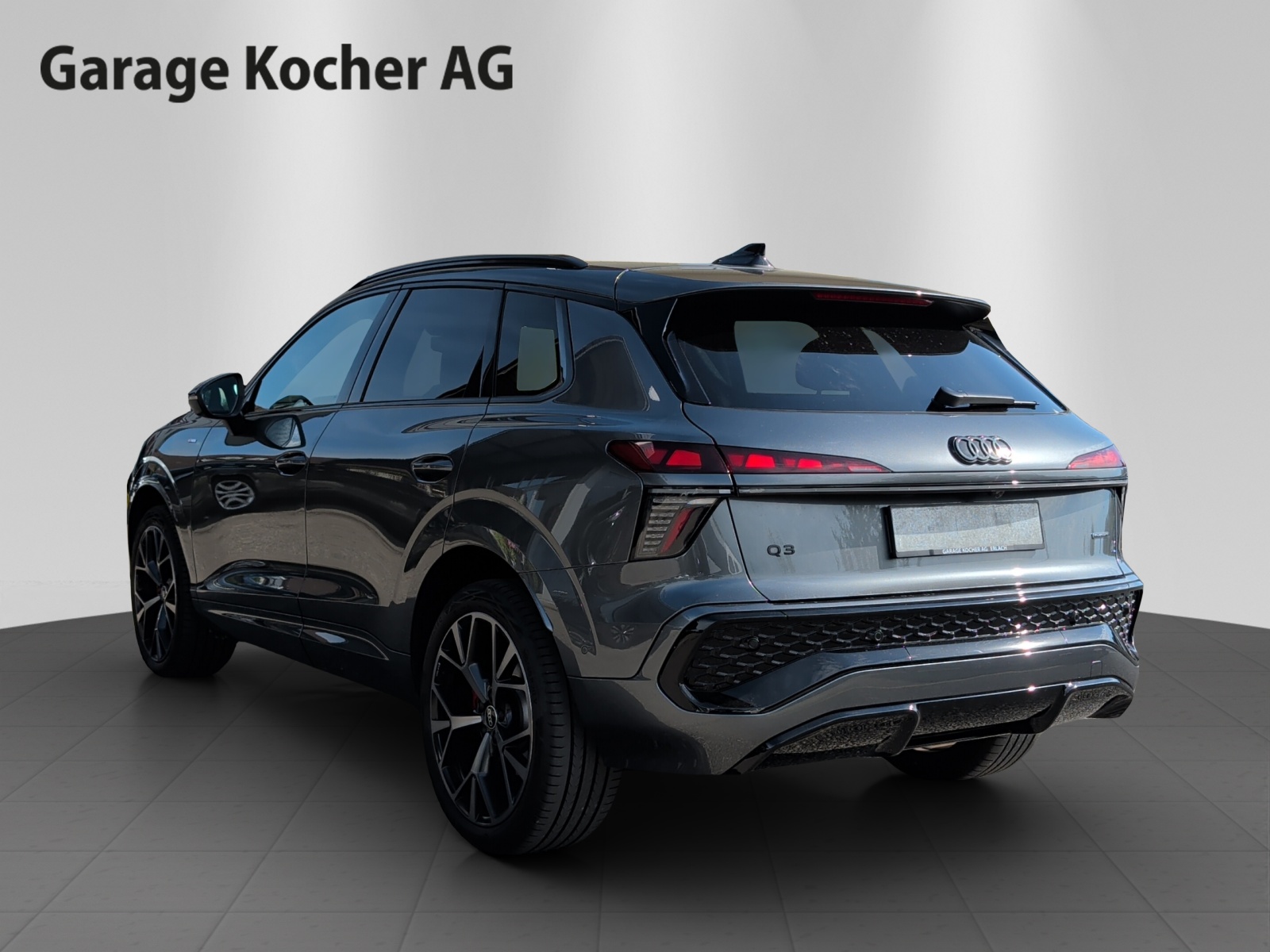 AUDI Q3 SUV TFSI quattro 195 kW S tronic-image-4