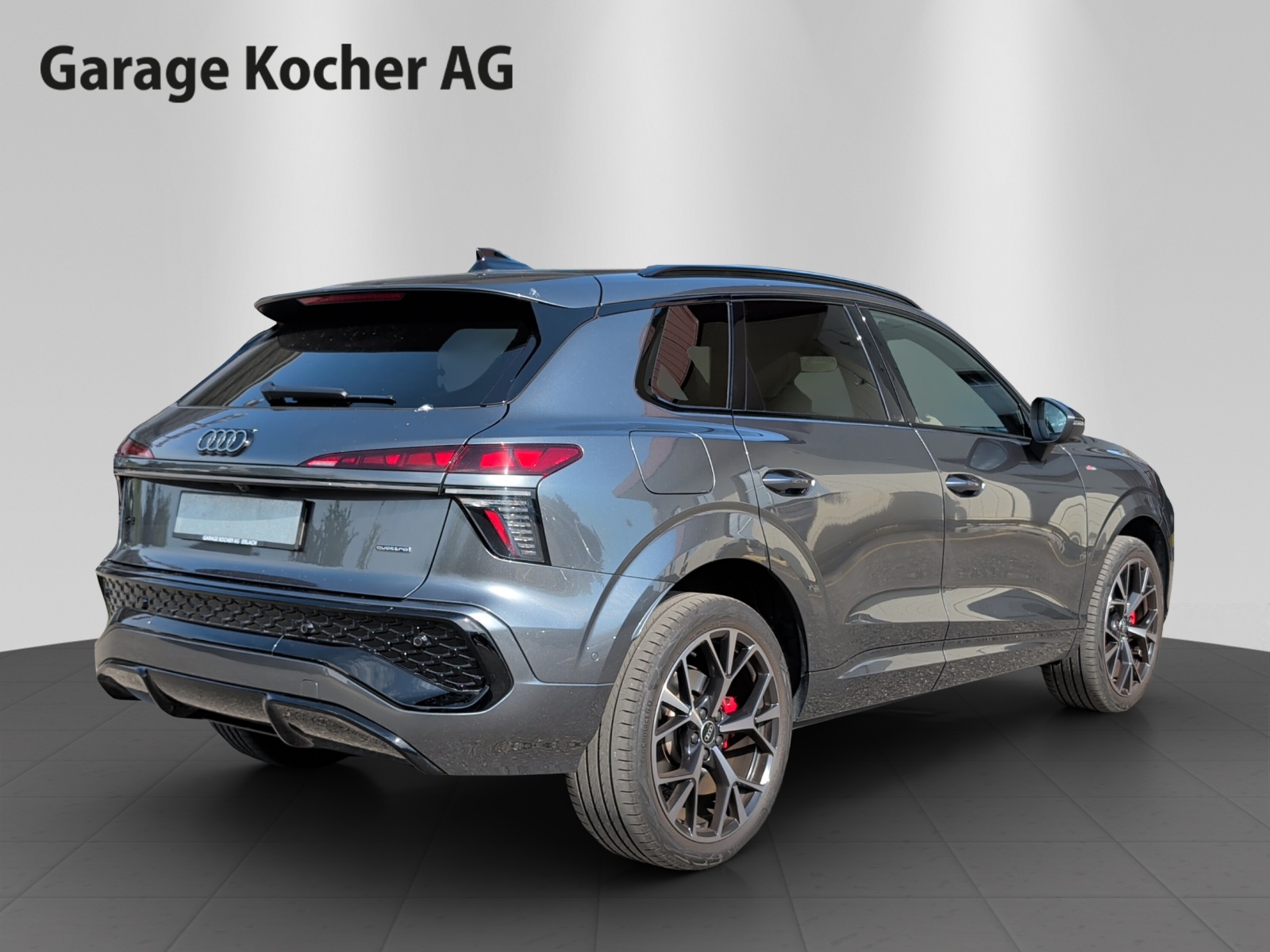 AUDI Q3 SUV TFSI quattro 195 kW S tronic-image-5