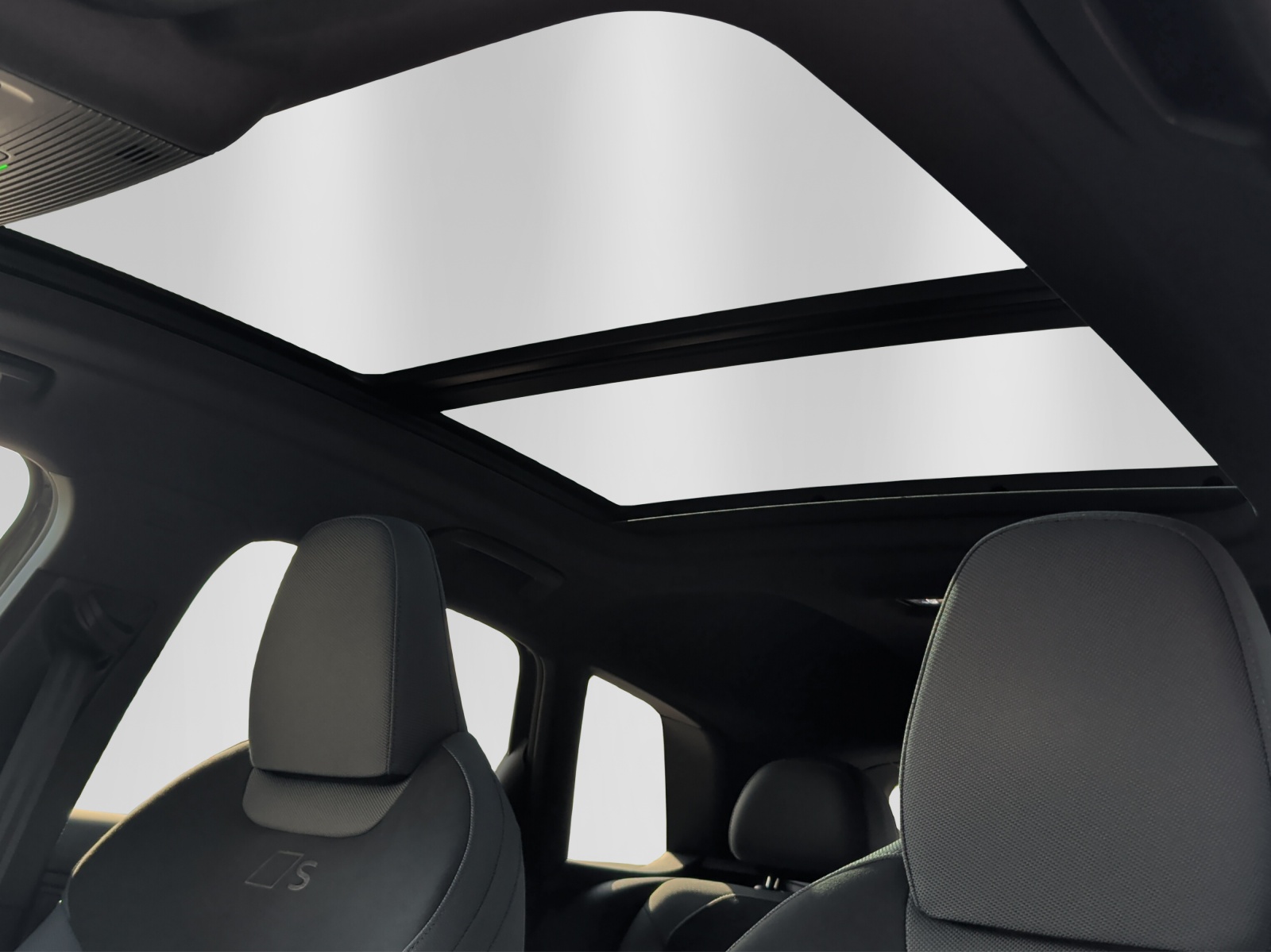 AUDI Q3 SUV TFSI quattro 195 kW S tronic-image-12