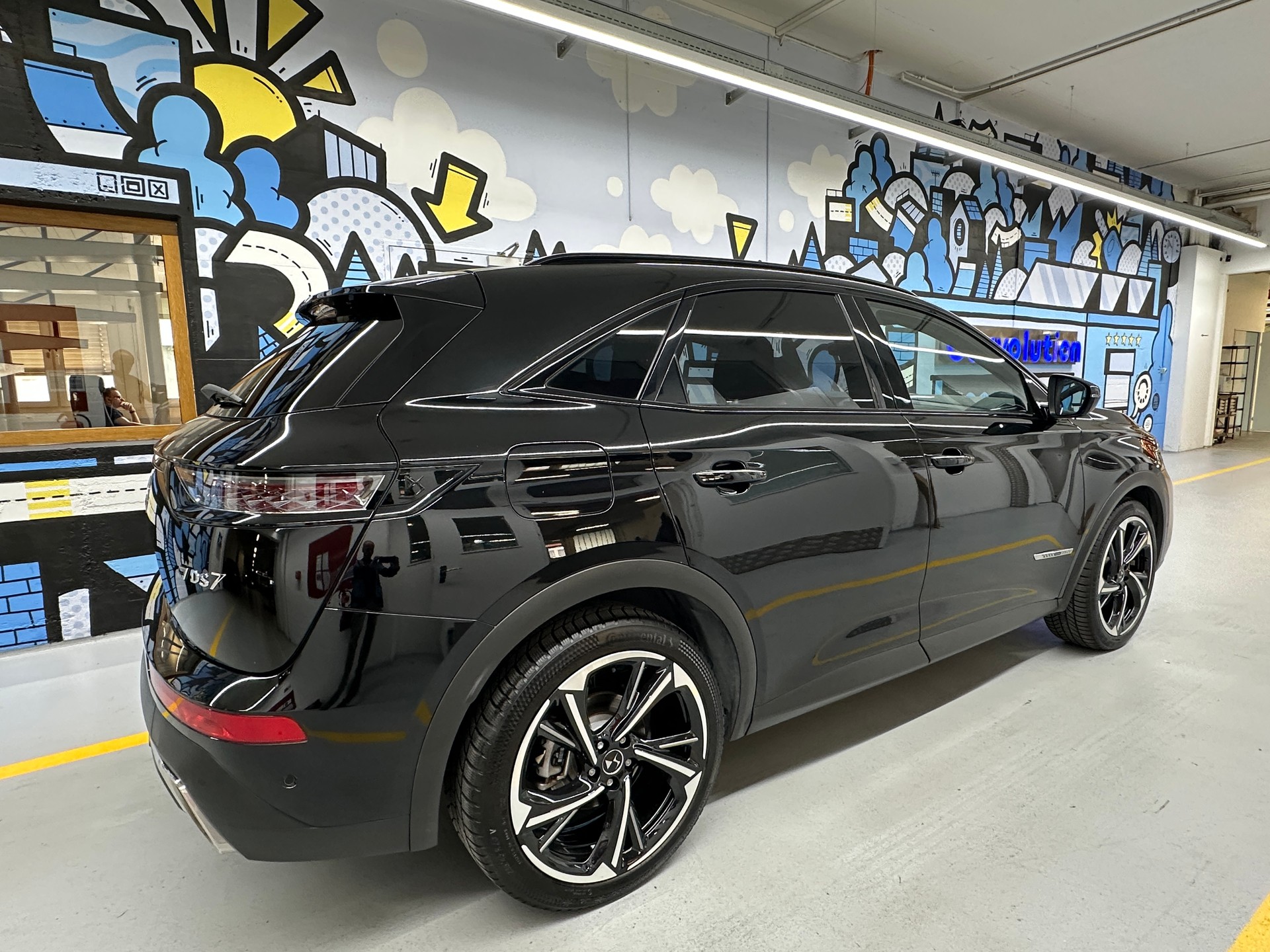 DS AUTOMOBILES DS 7 Crossback E-Tense 300 4x4 Louvre-image-2