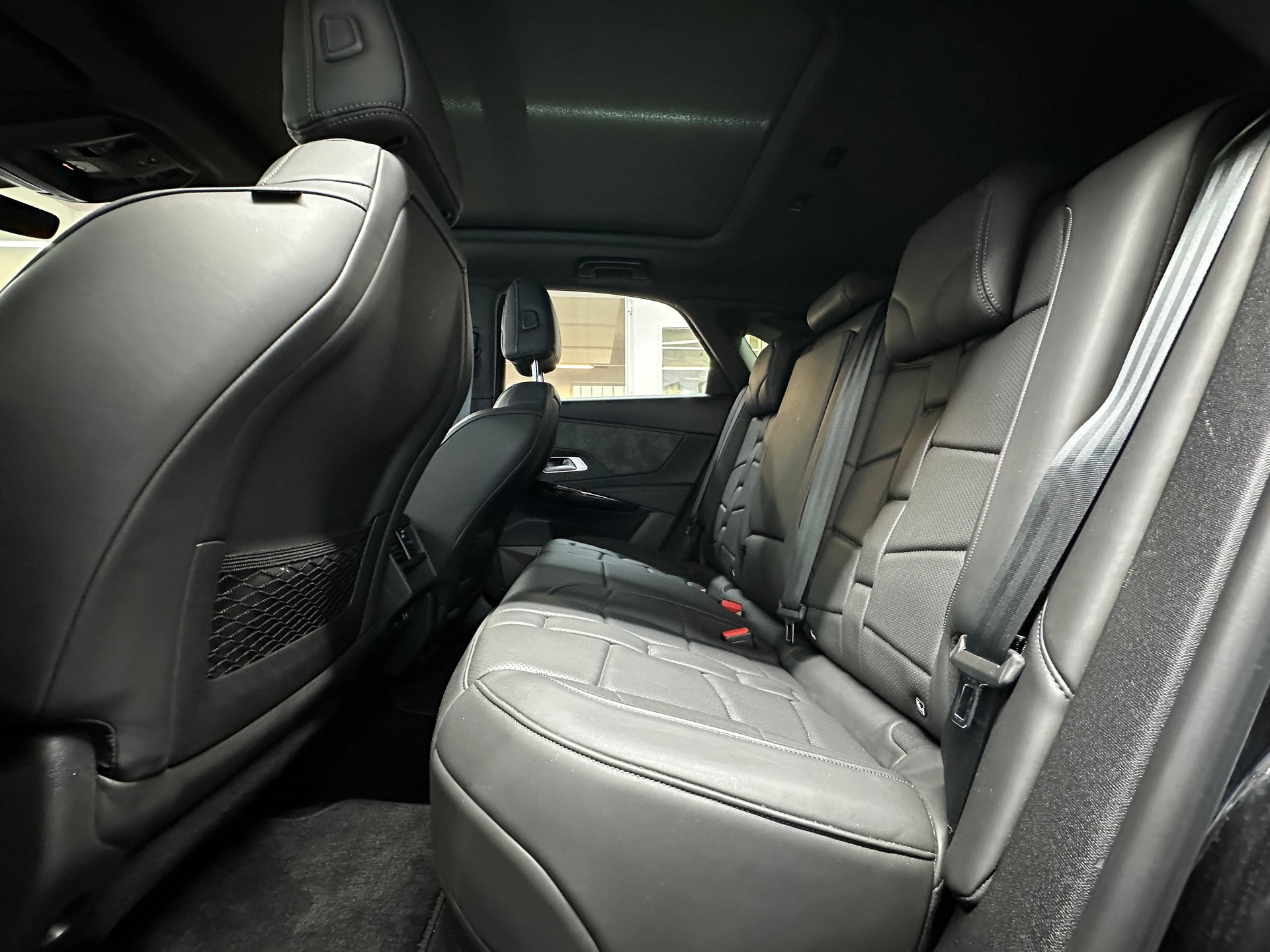 DS AUTOMOBILES DS 7 Crossback E-Tense 300 4x4 Louvre-image-8