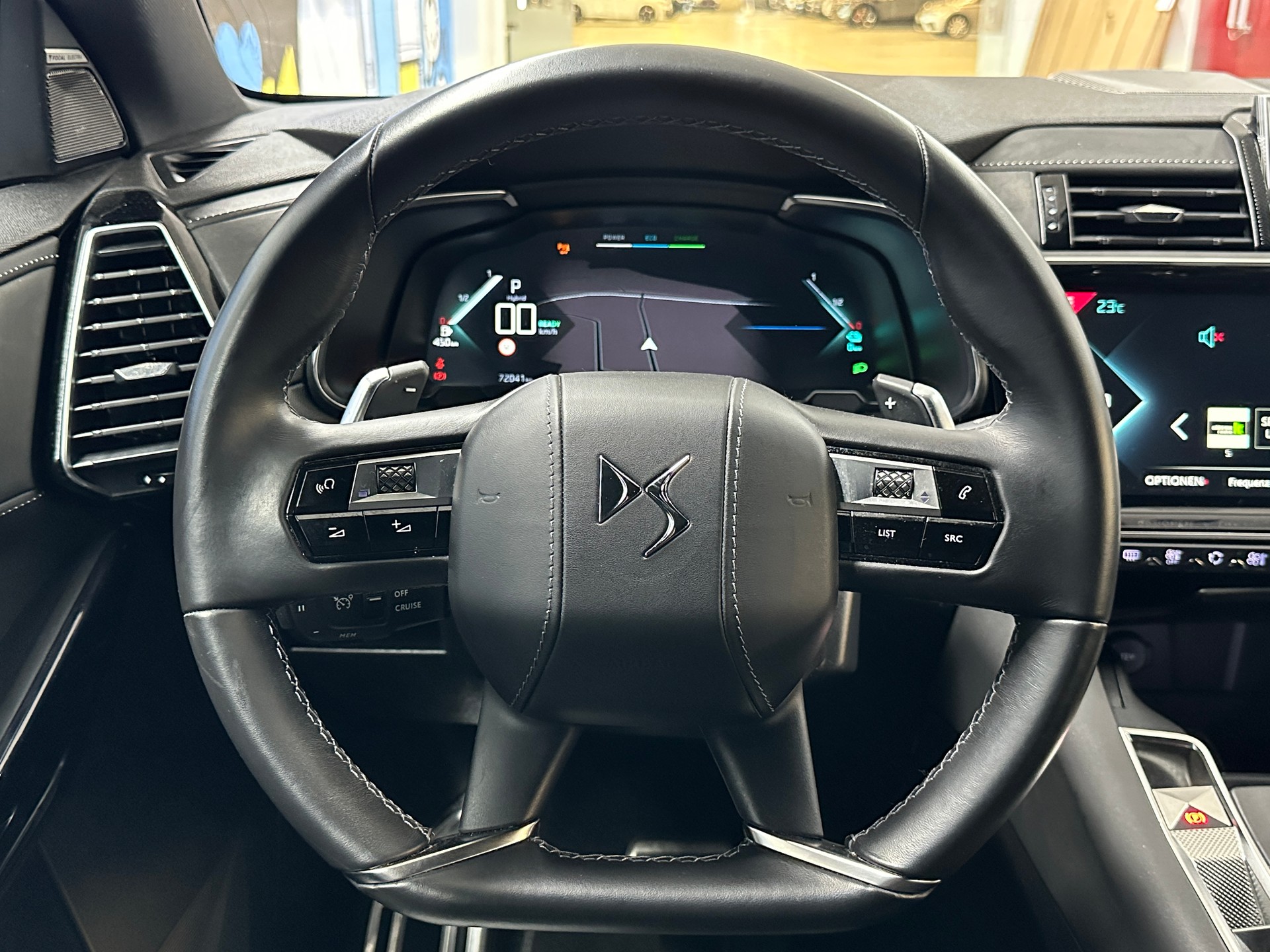 DS AUTOMOBILES DS 7 Crossback E-Tense 300 4x4 Louvre-image-10