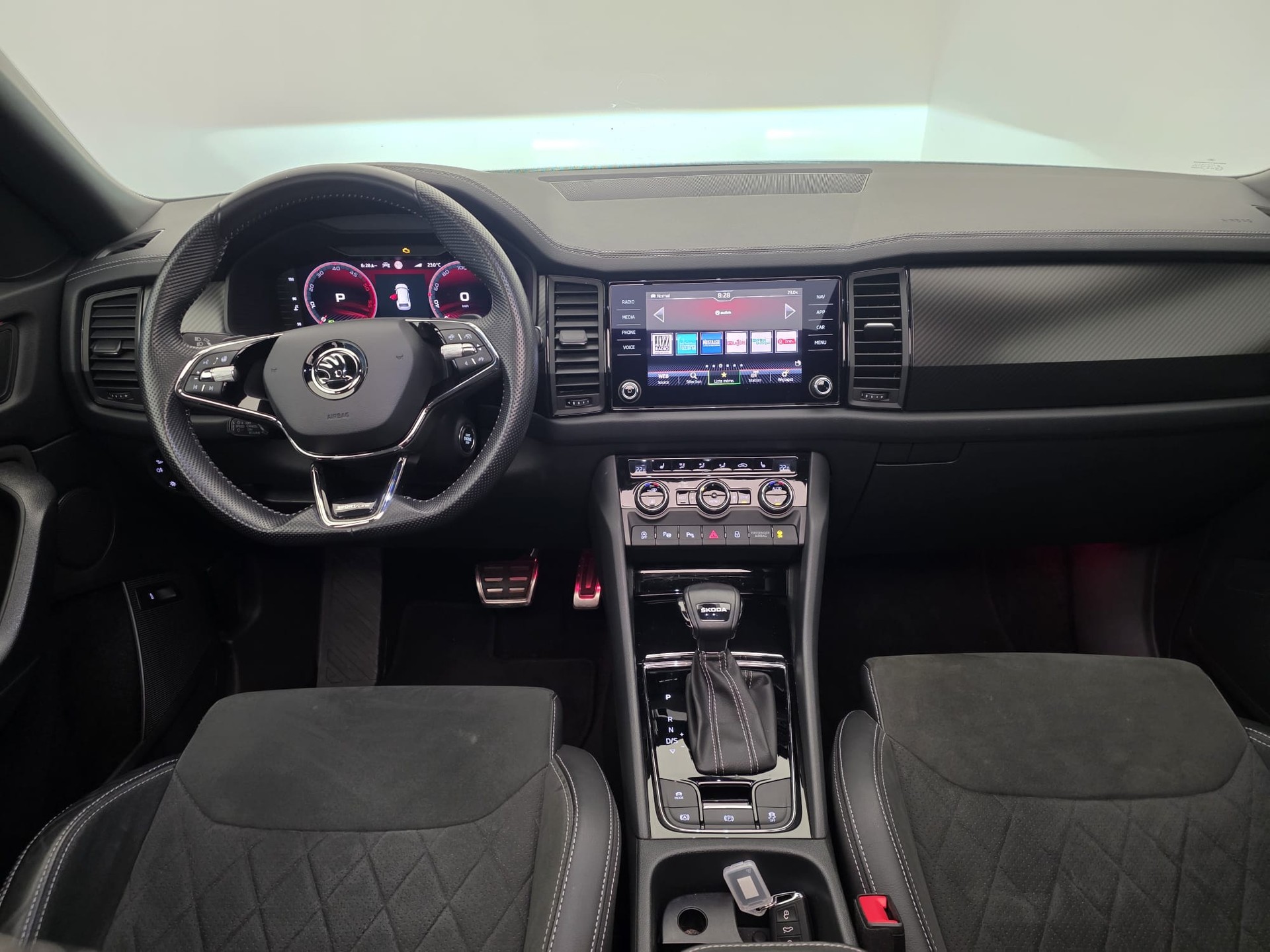 SKODA Kodiaq 2.0 TDI CR SportLine 4x4 DSG-image-9