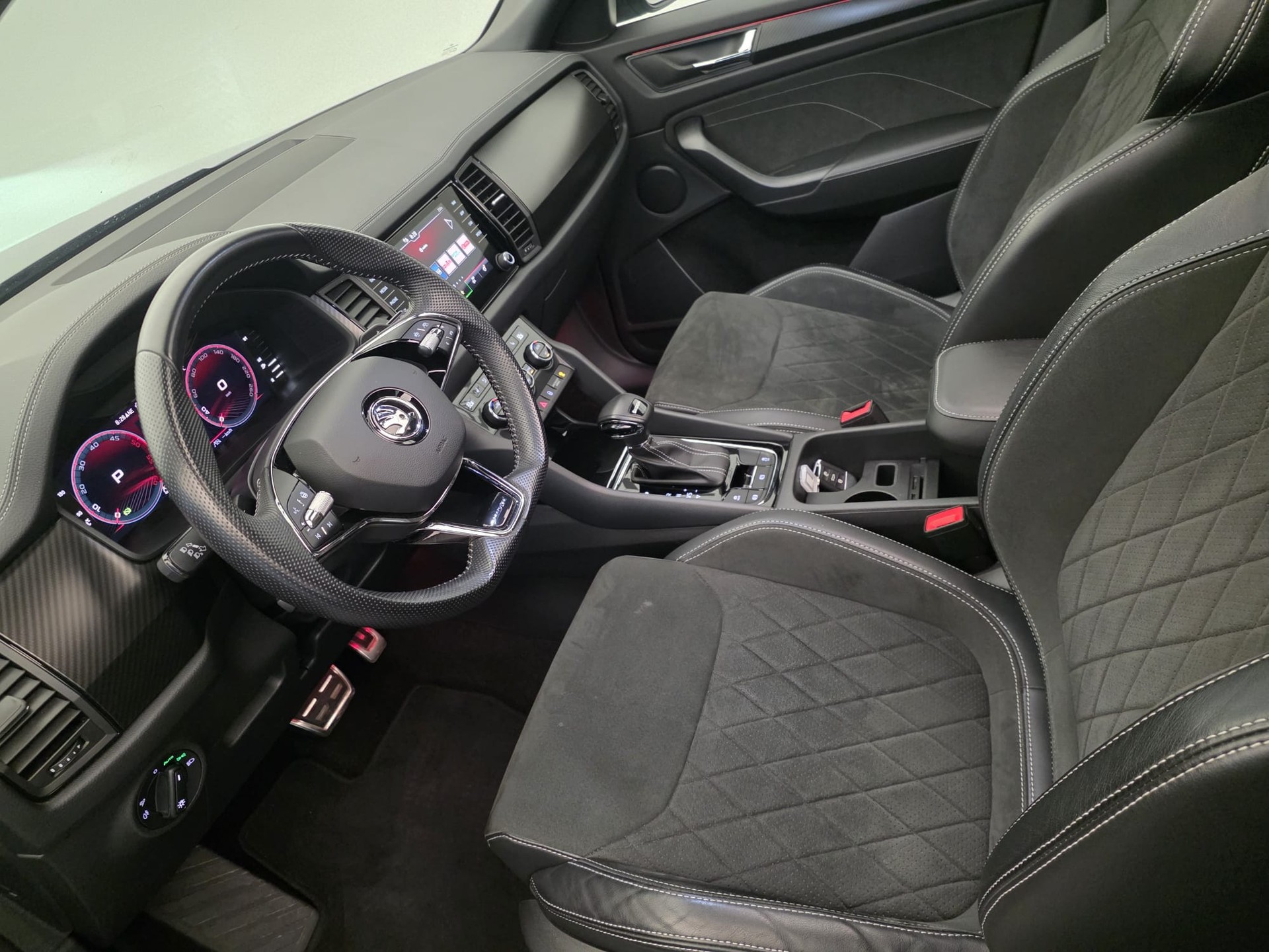 SKODA Kodiaq 2.0 TDI CR SportLine 4x4 DSG-image-10