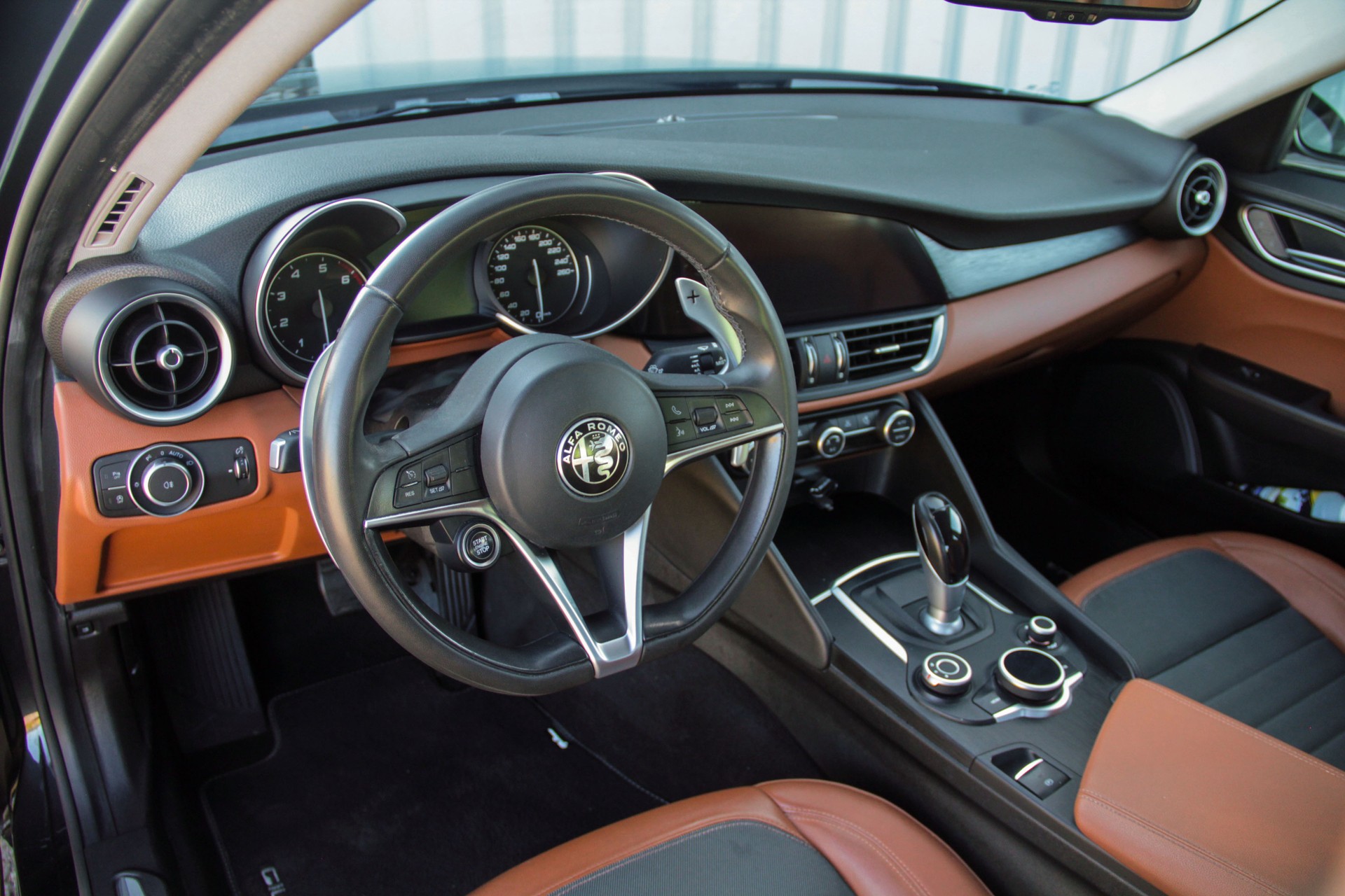 ALFA ROMEO Giulia 2.0 Super Automatic-image-4