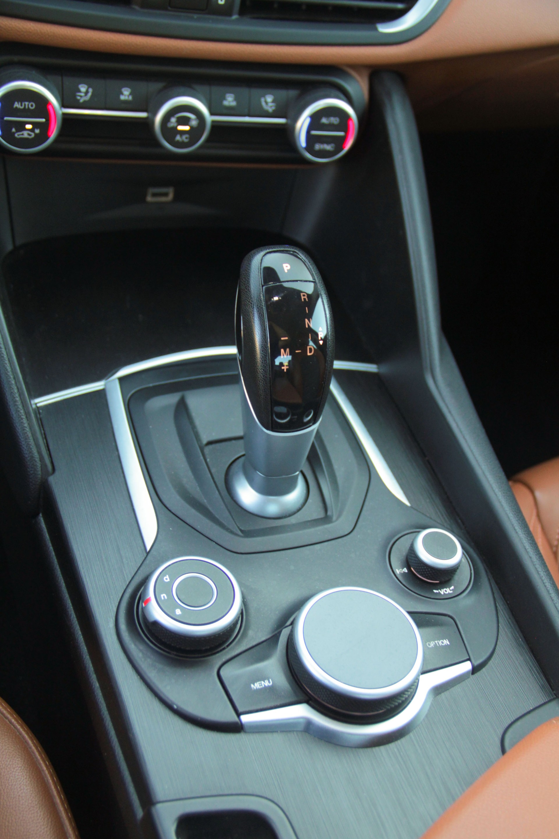 ALFA ROMEO Giulia 2.0 Super Automatic-image-14