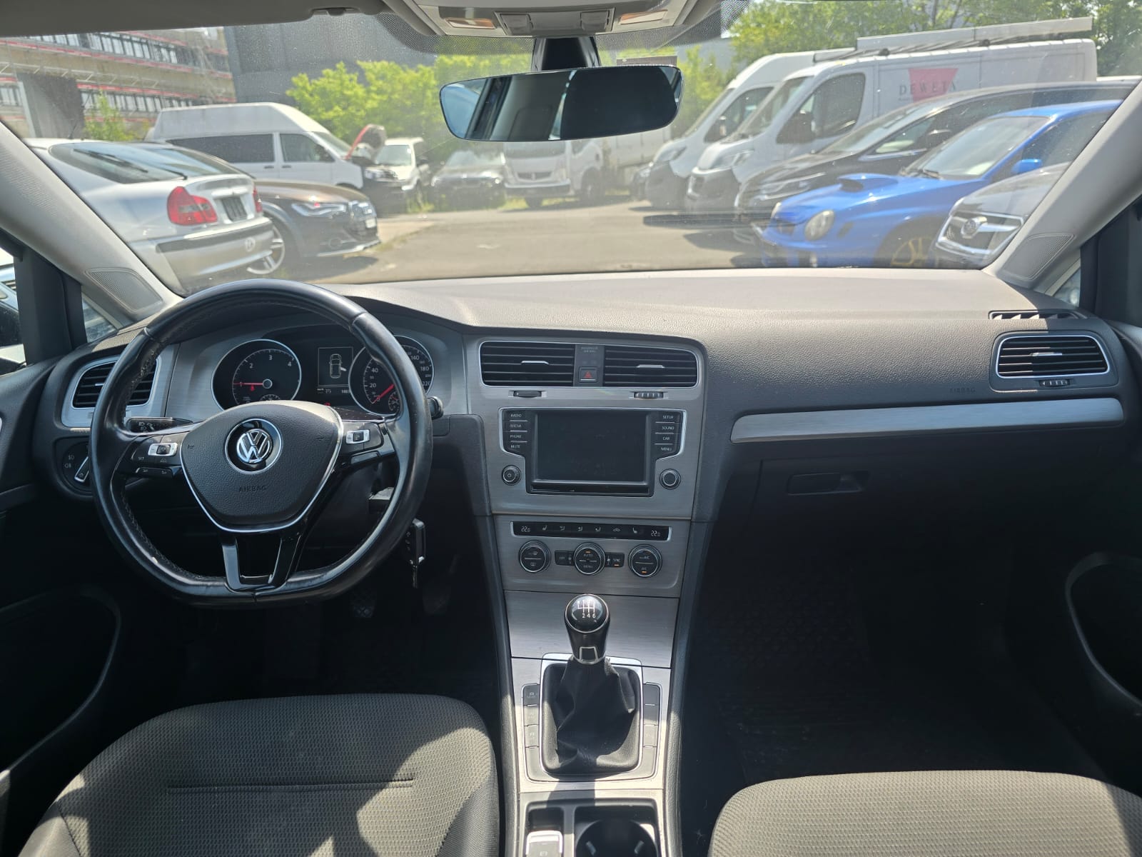 VW Golf 2.0 TDI Edition 40 4Motion-image-8