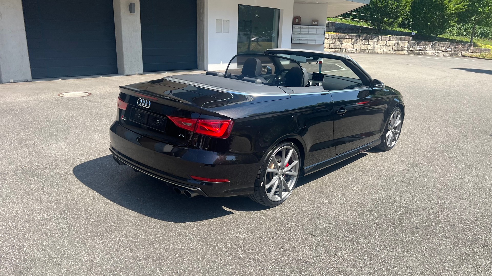 AUDI 2.0 T FSI quattro S-Tronic-image-11