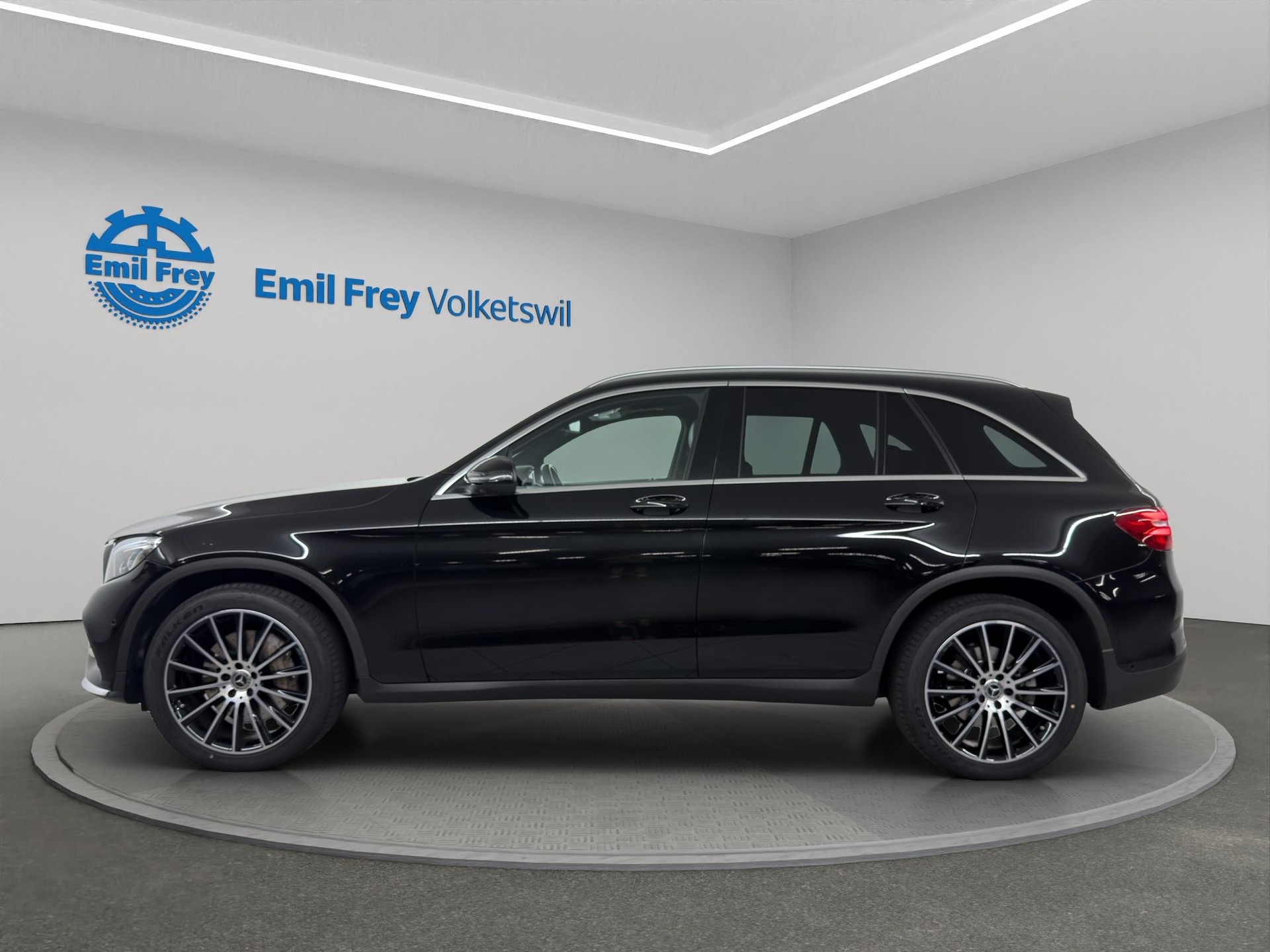 MERCEDES-BENZ GLC 250 AMG Line 4m-image-1
