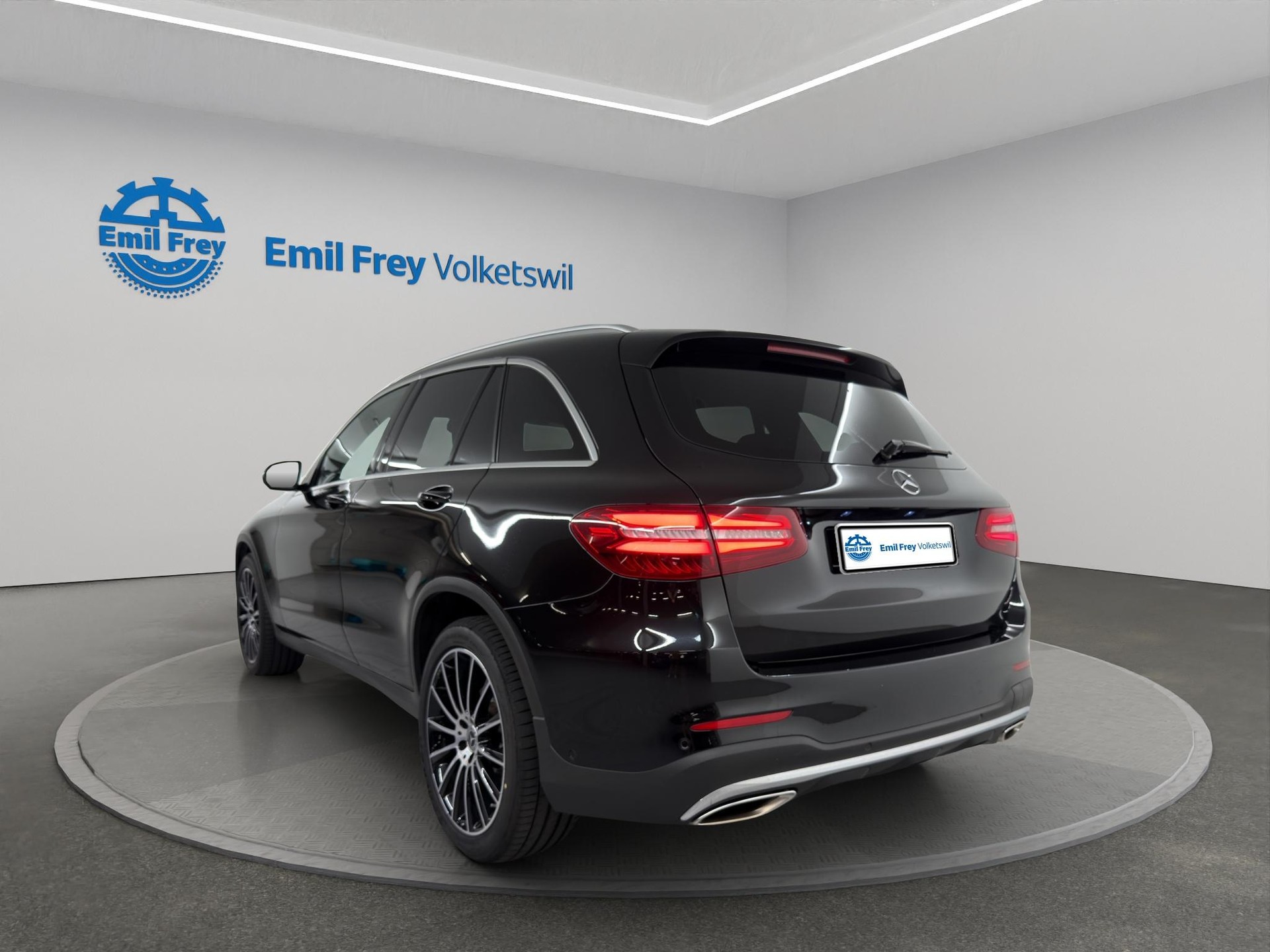 MERCEDES-BENZ GLC 250 AMG Line 4m-image-2