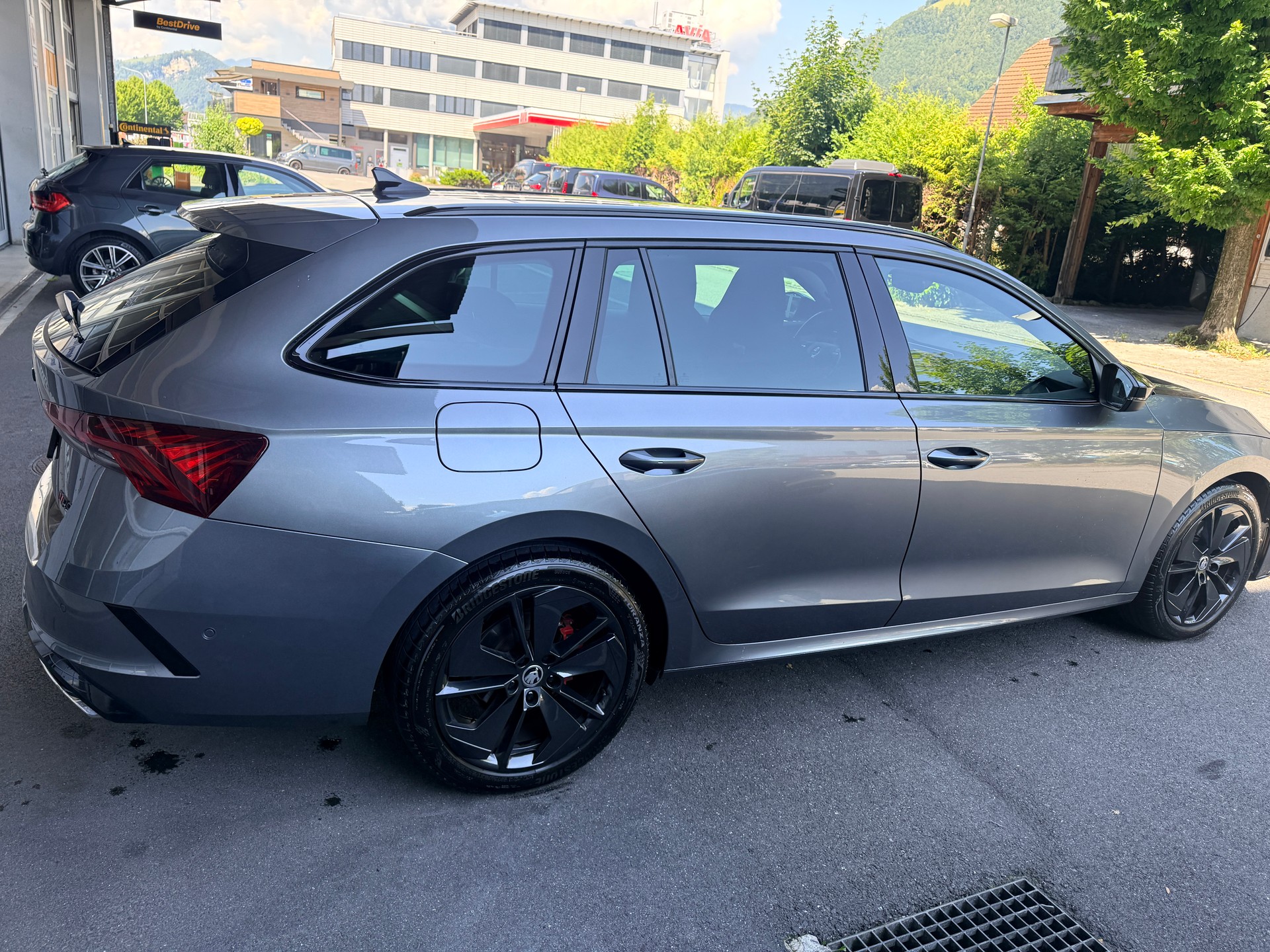 SKODA Octavia Combi 2.0 TDI DSG RS 4x4 AHK 2.0 To. Graphite grau met. 200PS-image-2