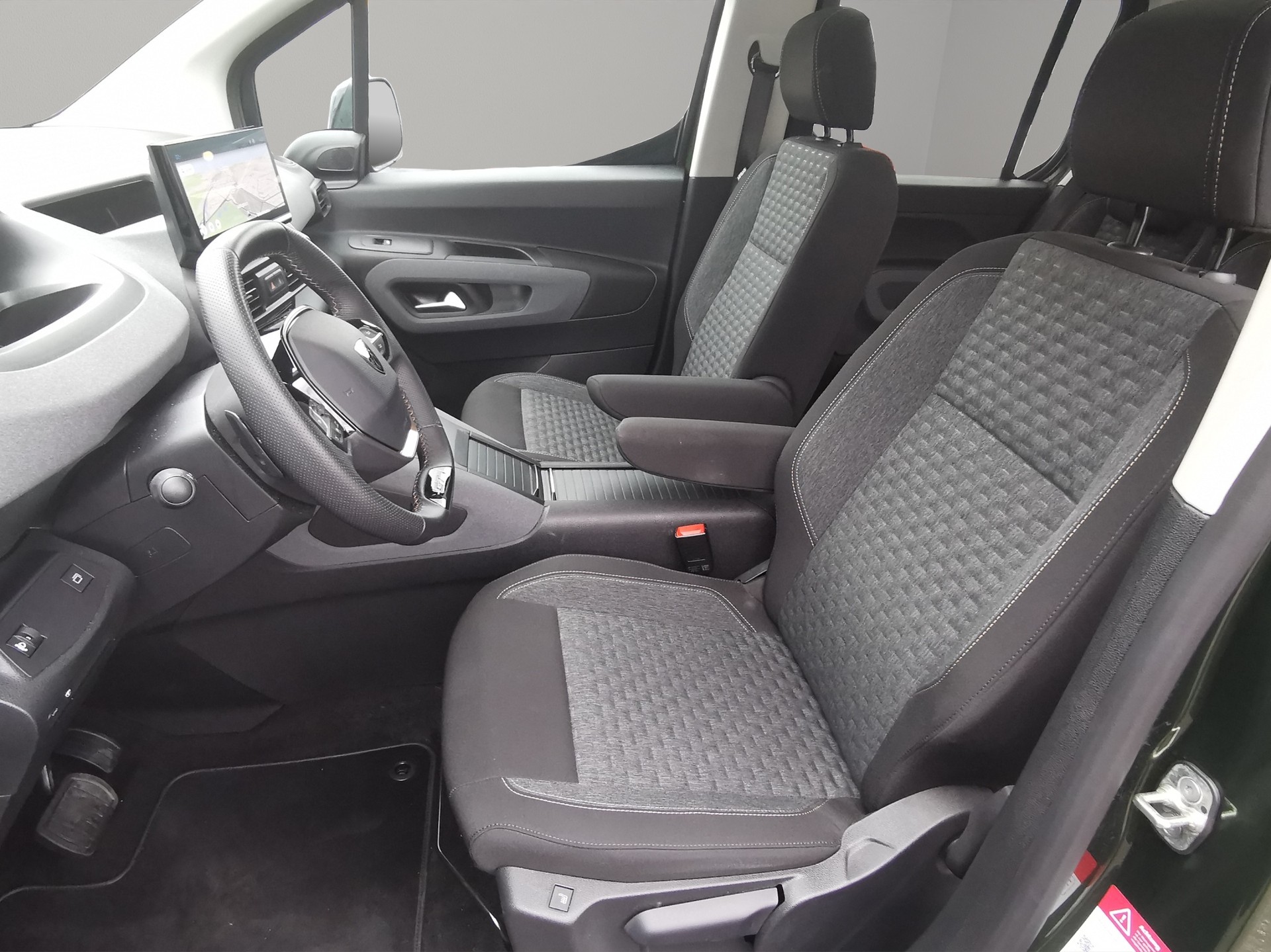 PEUGEOT Rifter 1.5 BlueHDi 130 GT-image-1