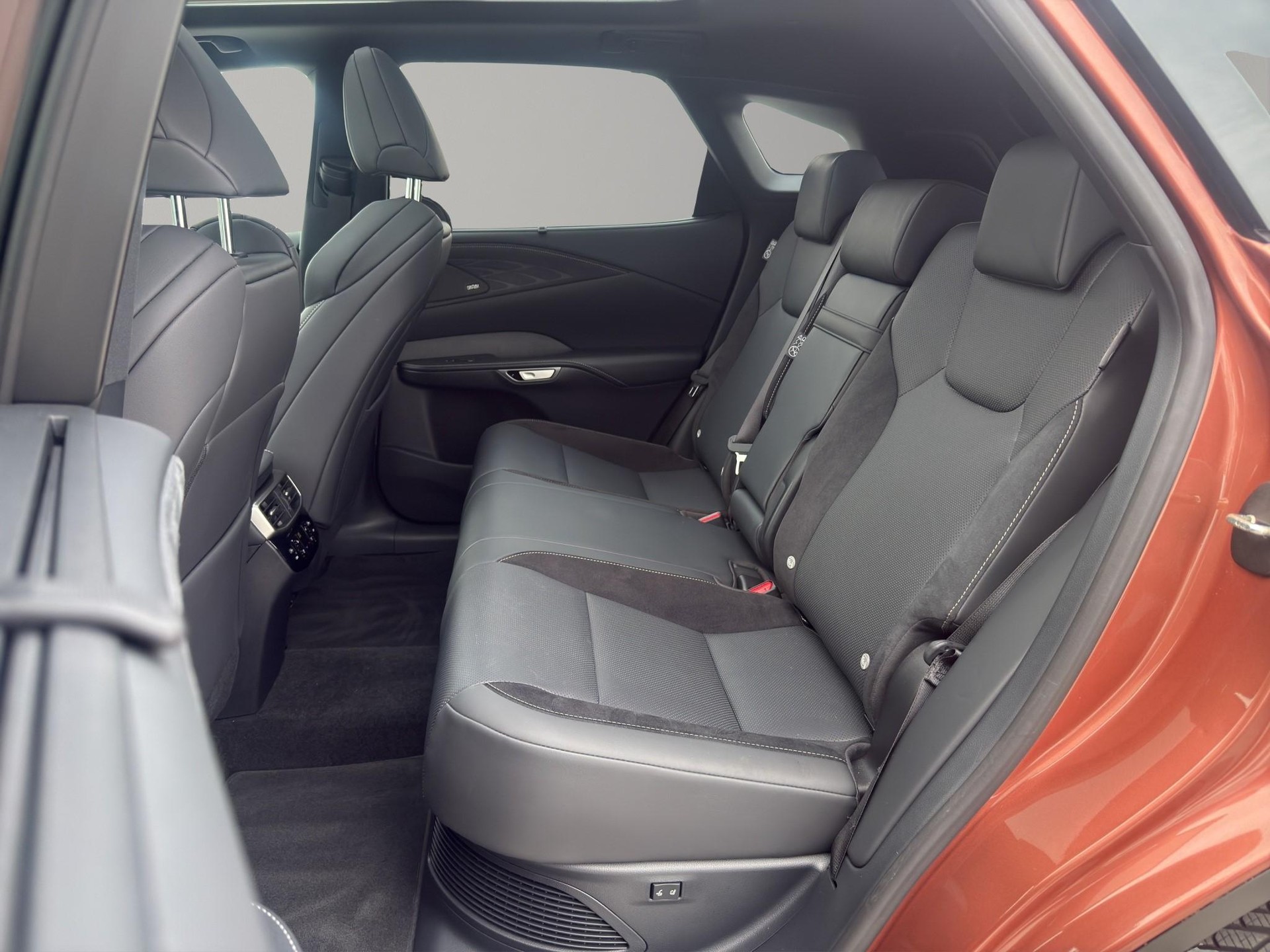 LEXUS RX 500h F-Sport-image-7