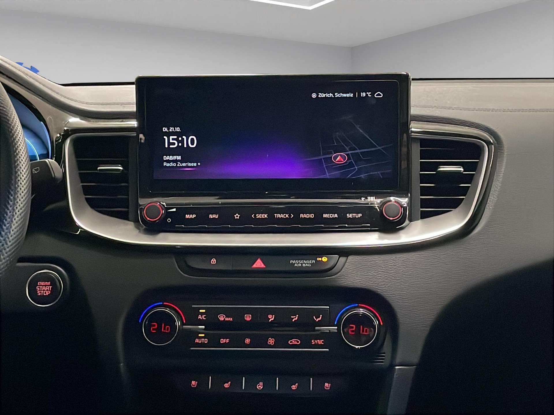 KIA XCeed 1.5 T-GDi MHEV GT-Line-image-9