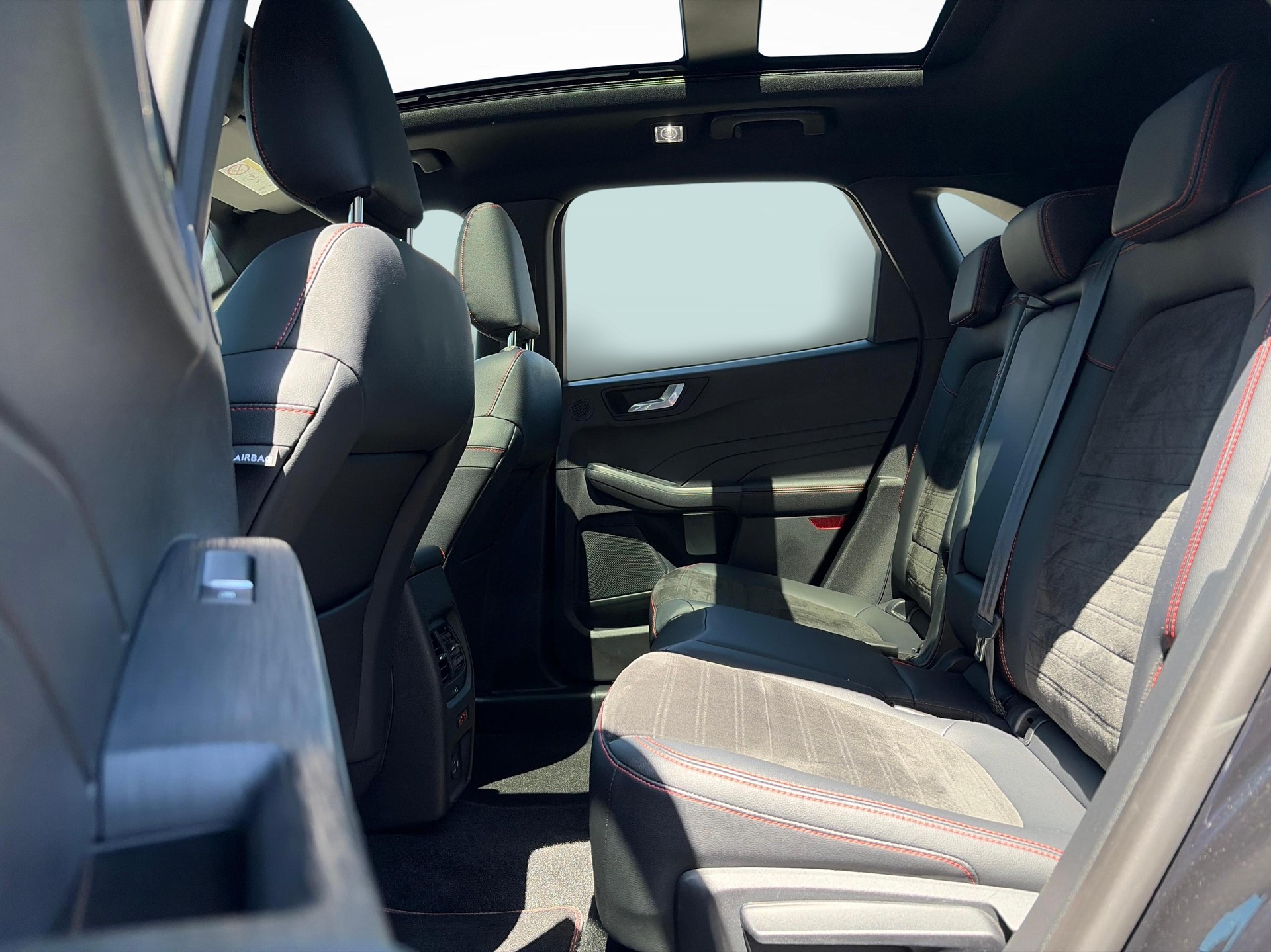 FORD Kuga 2.5 Plug-in Hybrid ST-Line X-image-14
