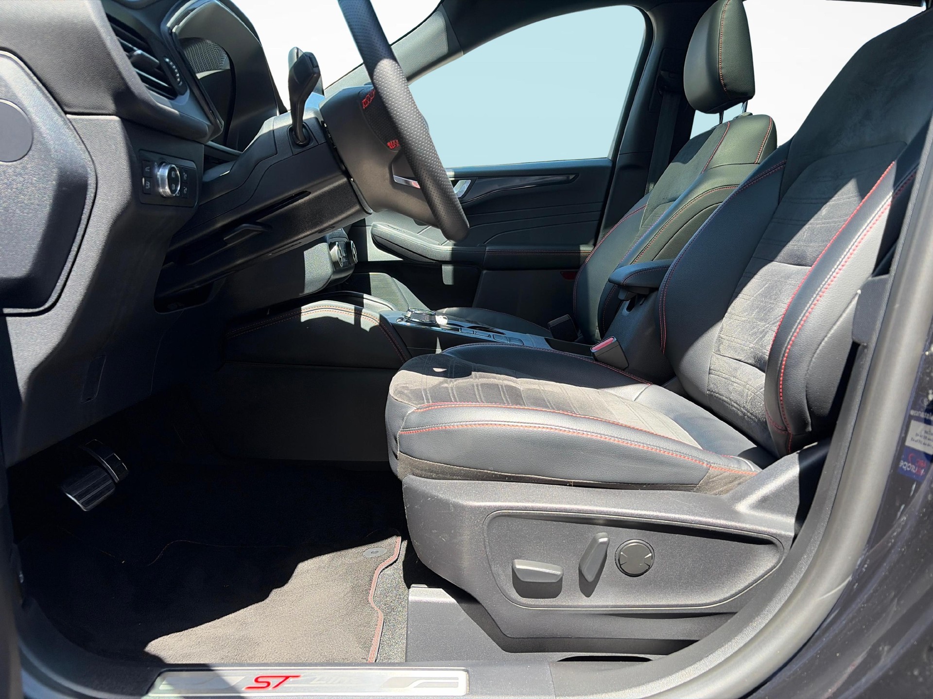 FORD Kuga 2.5 Plug-in Hybrid ST-Line X-image-10