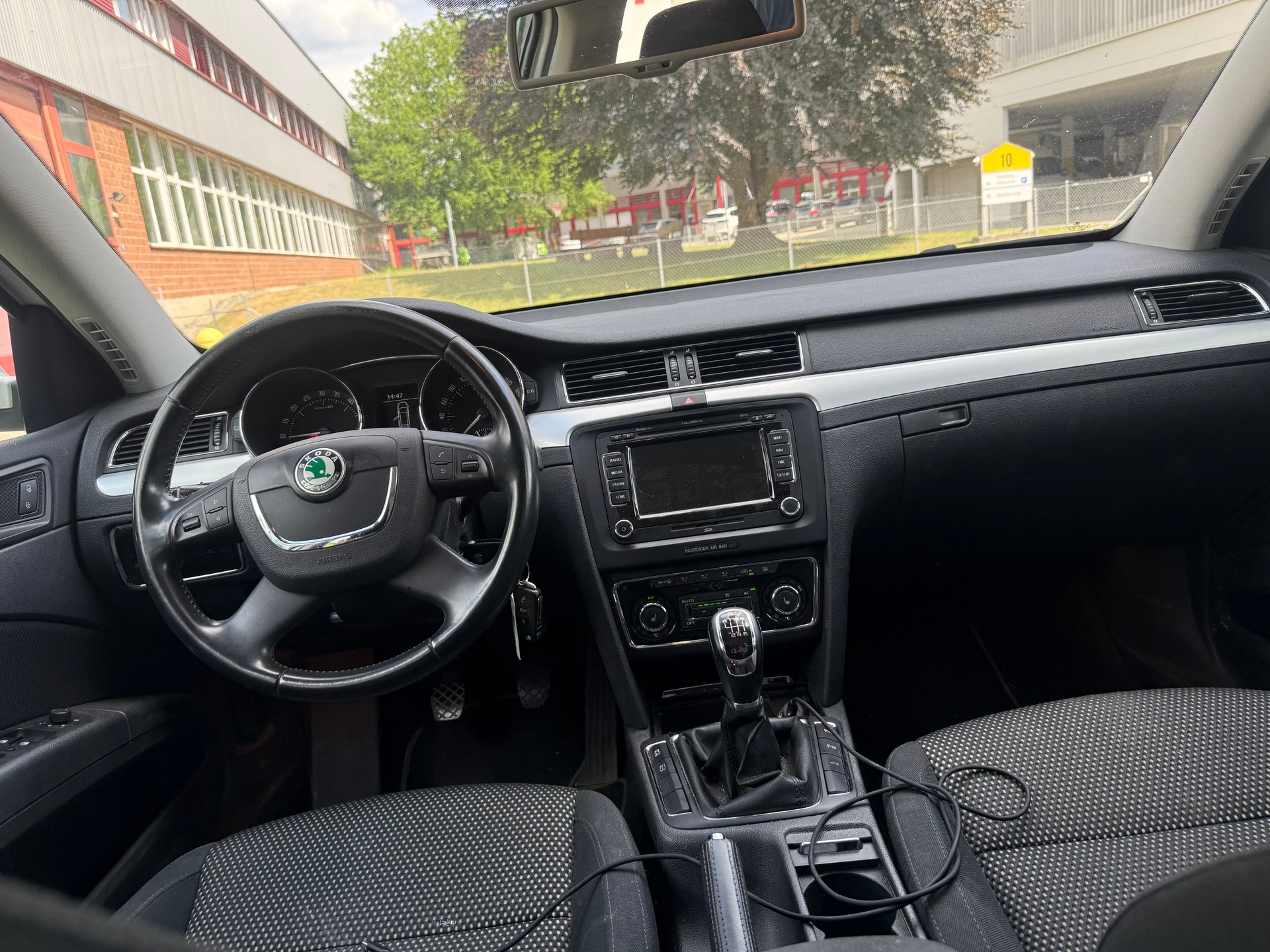 SKODA Superb Combi 2.0 TDi Ambition 4x4-image-6
