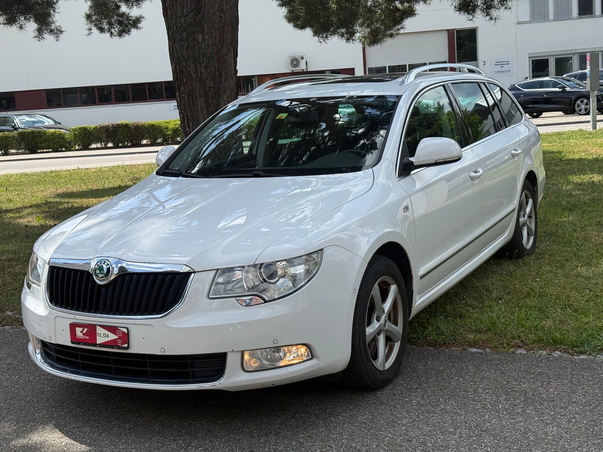SKODA Superb Combi 2.0 TDi Ambition 4x4-image-1