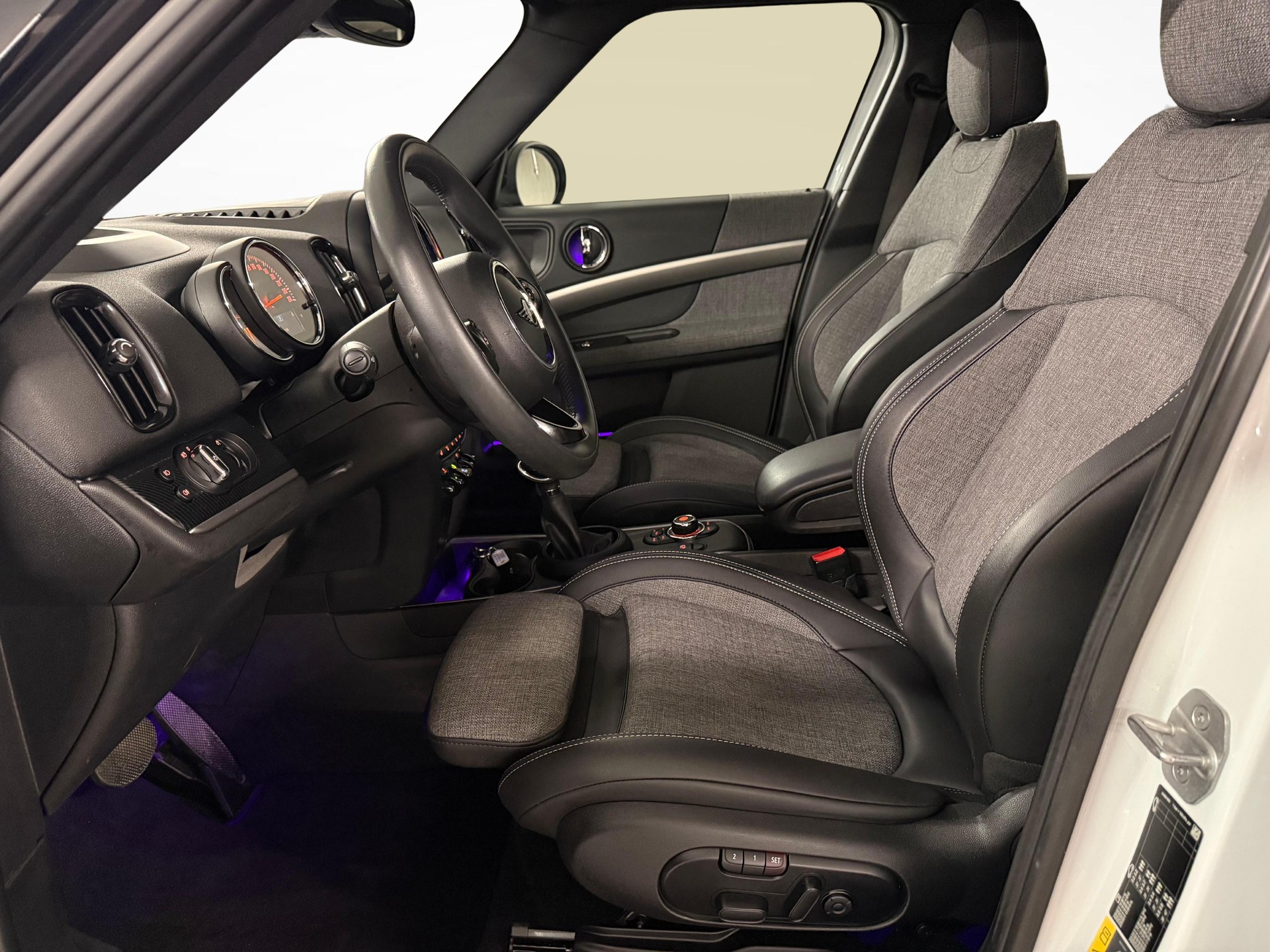 MINI Countryman F60 1.5i Cooper S E ALL4-image-11