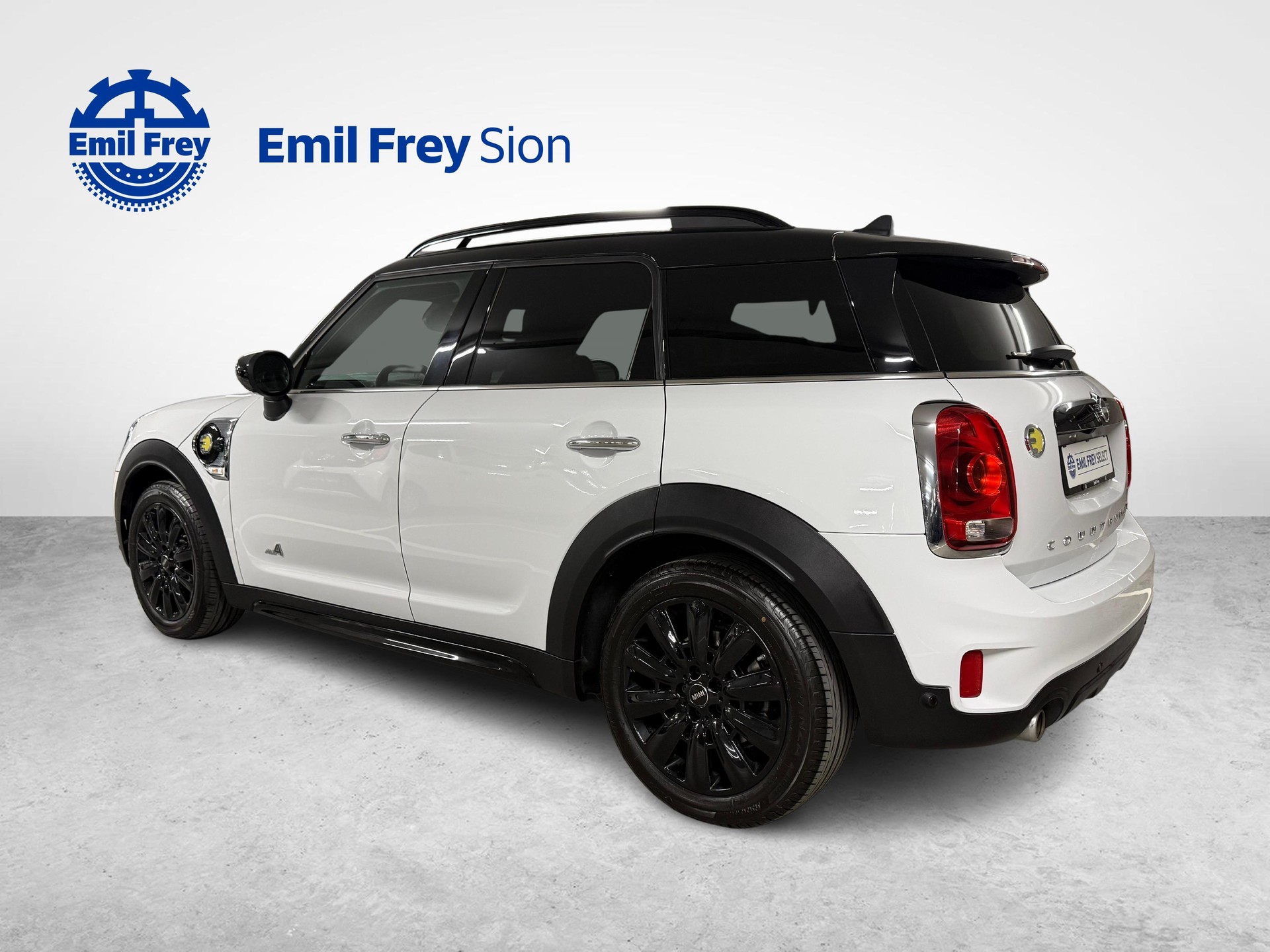 MINI Countryman F60 1.5i Cooper S E ALL4-image-3