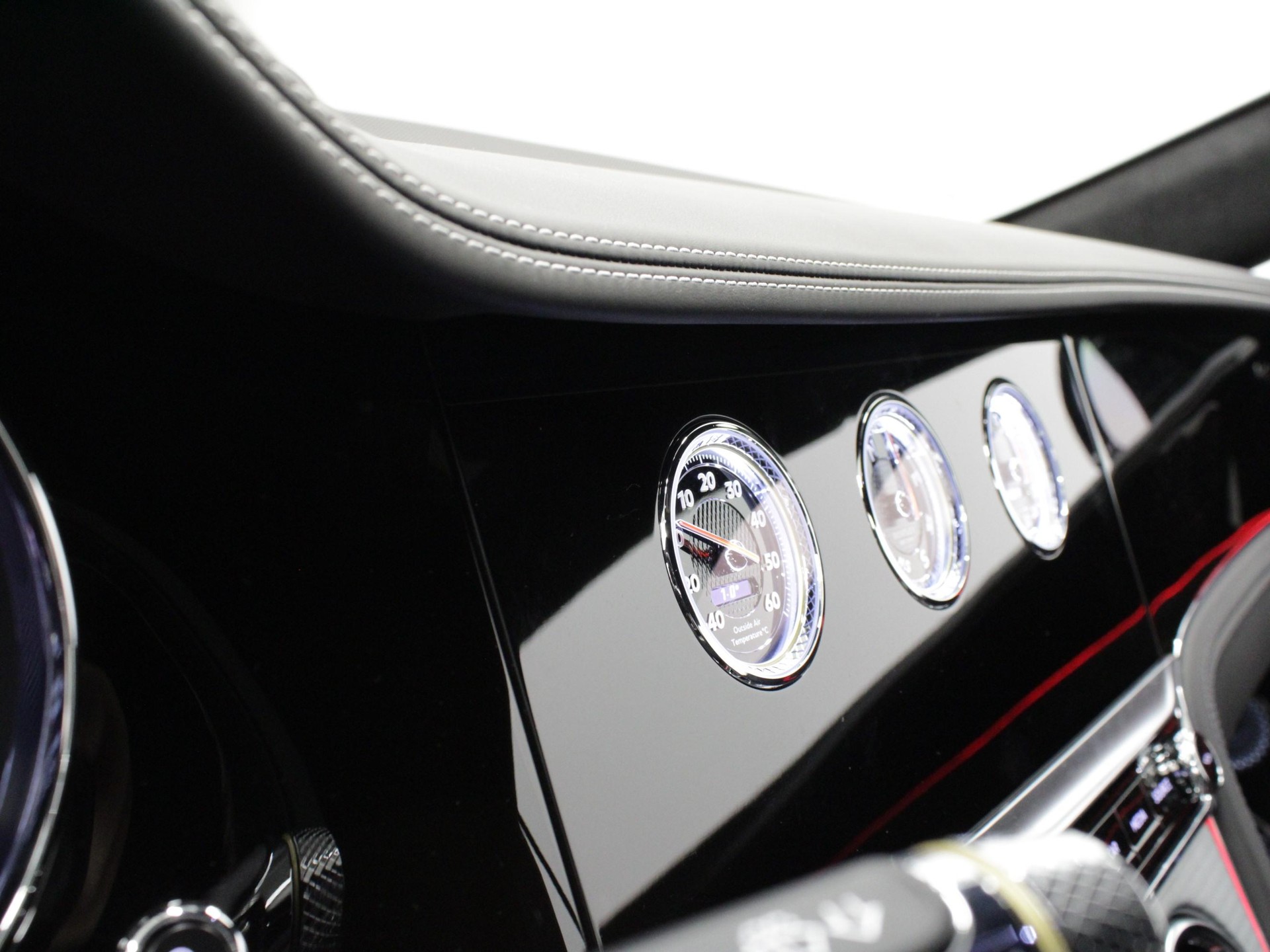 BENTLEY Continental GT 4.0 V8 S-image-13