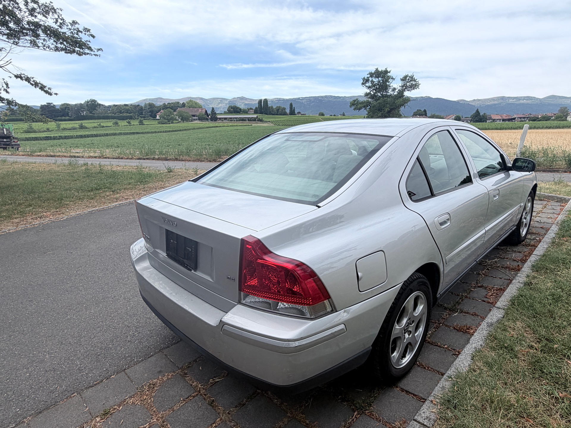 VOLVO S60 2.4 Move-image-3
