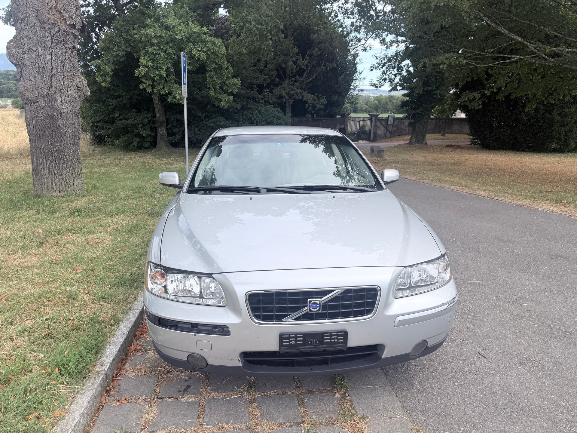 VOLVO S60 2.4 Move-image-1