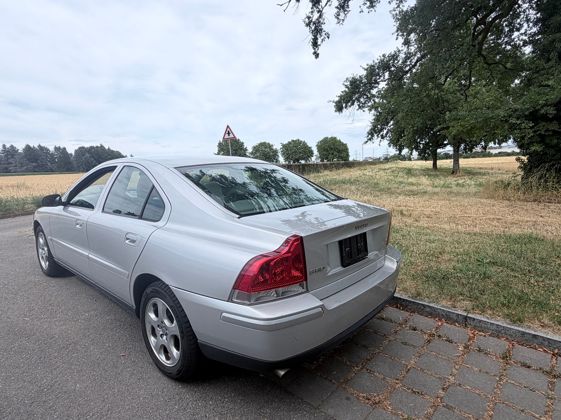 VOLVO S60 2.4 Move-image-5