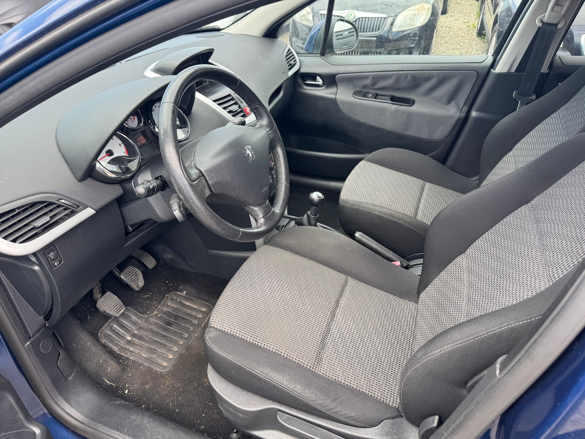 PEUGEOT 207 1.6 16V Sport-image-9