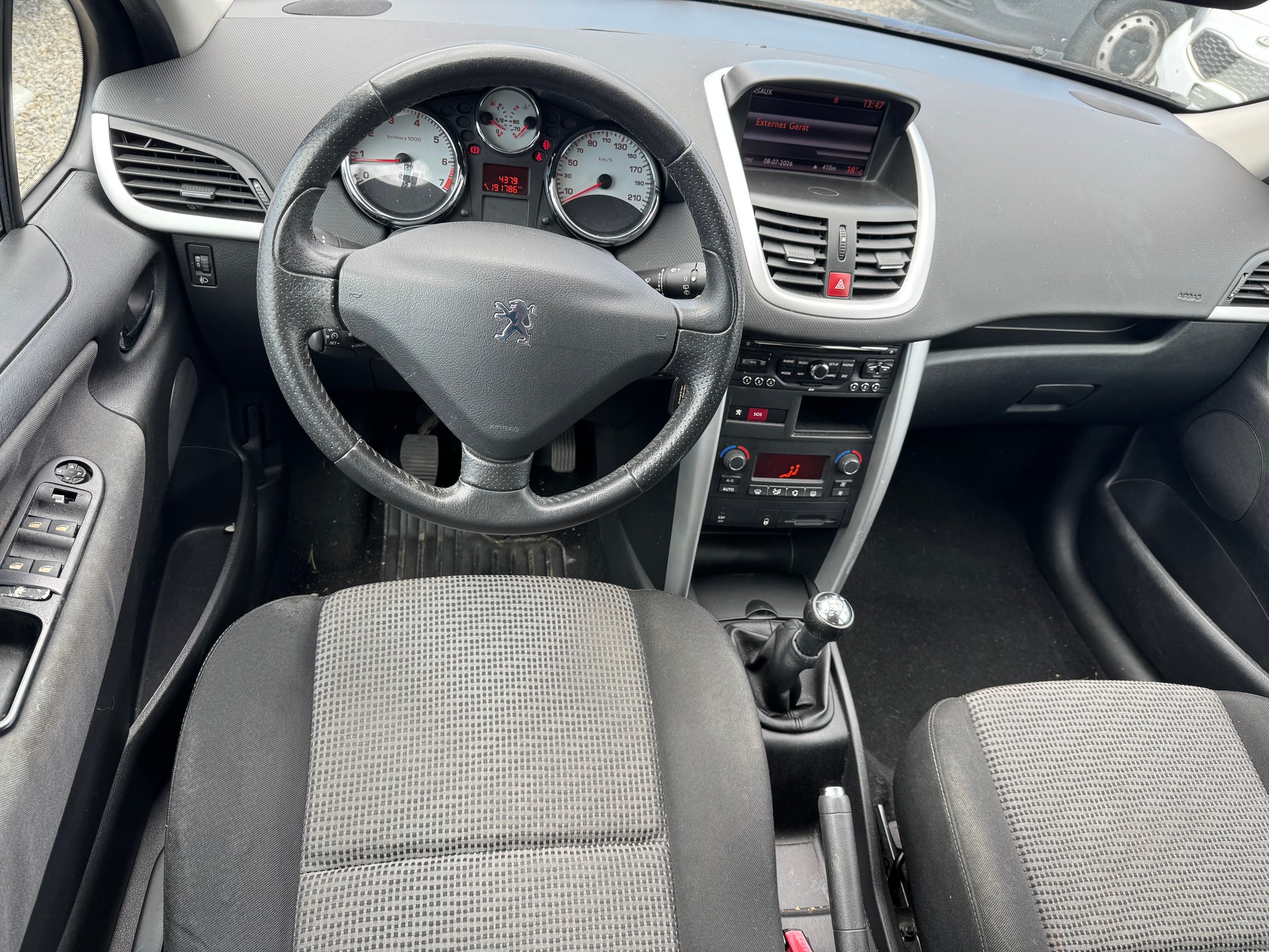 PEUGEOT 207 1.6 16V Sport-image-13