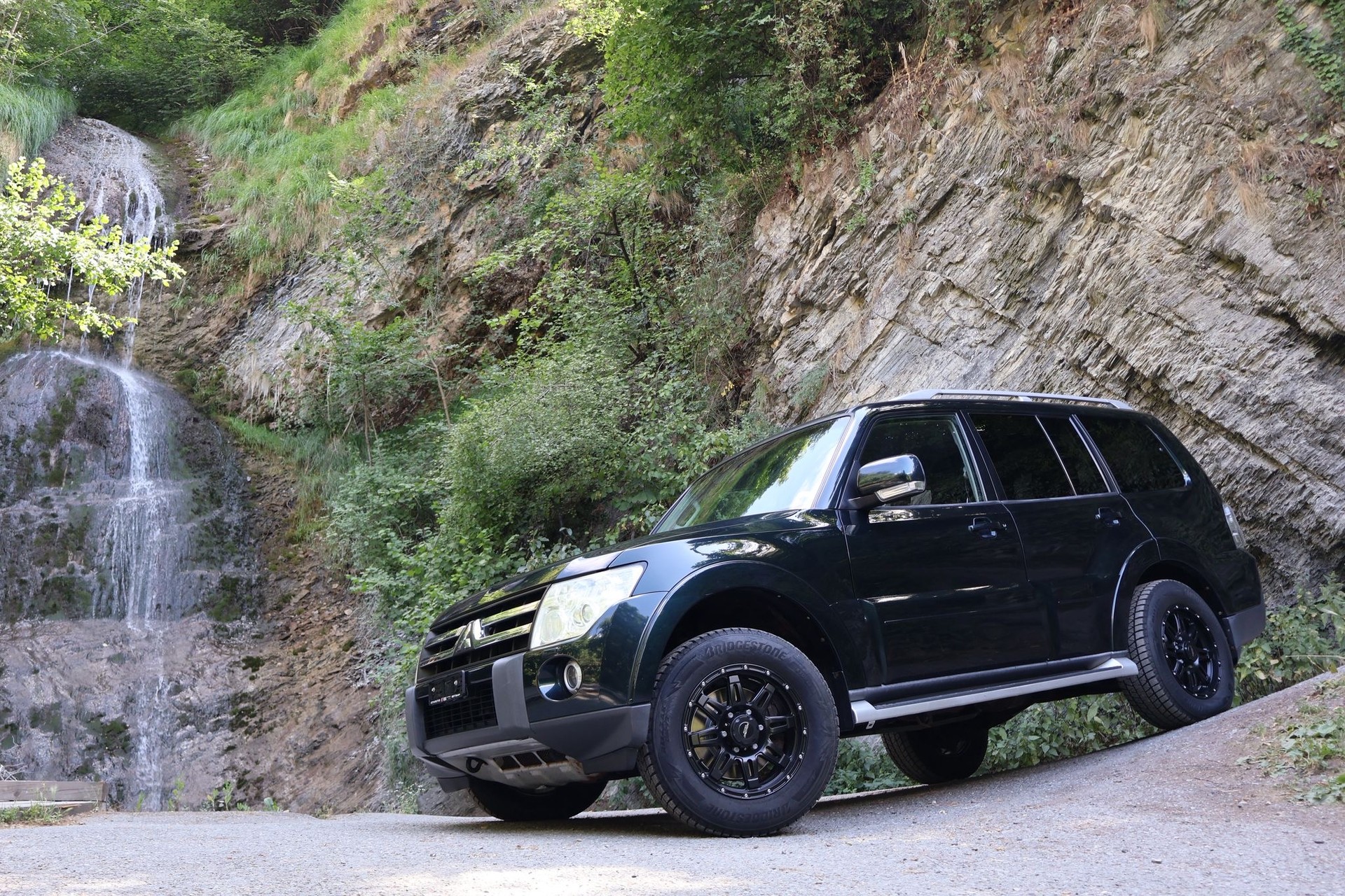 MITSUBISHI PAJERO-image-0