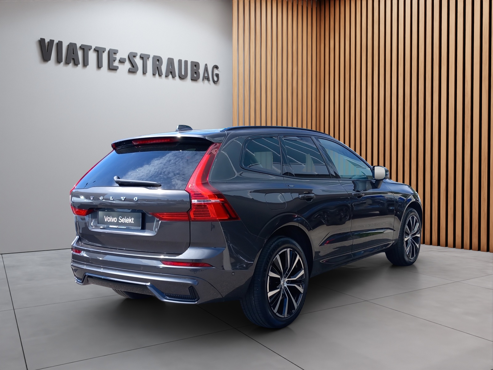 VOLVO XC60 2.0 B4 MH Plus Dark AWD-image-4