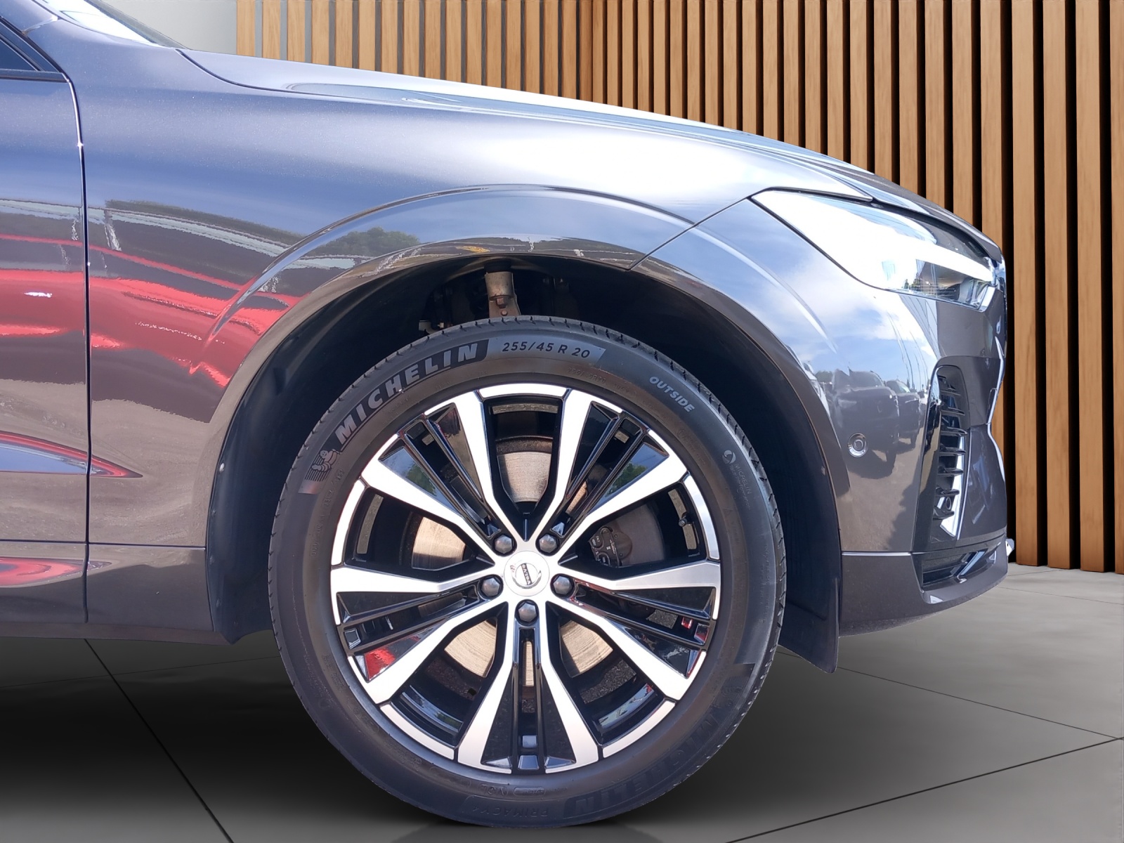 VOLVO XC60 2.0 B4 MH Plus Dark AWD-image-23