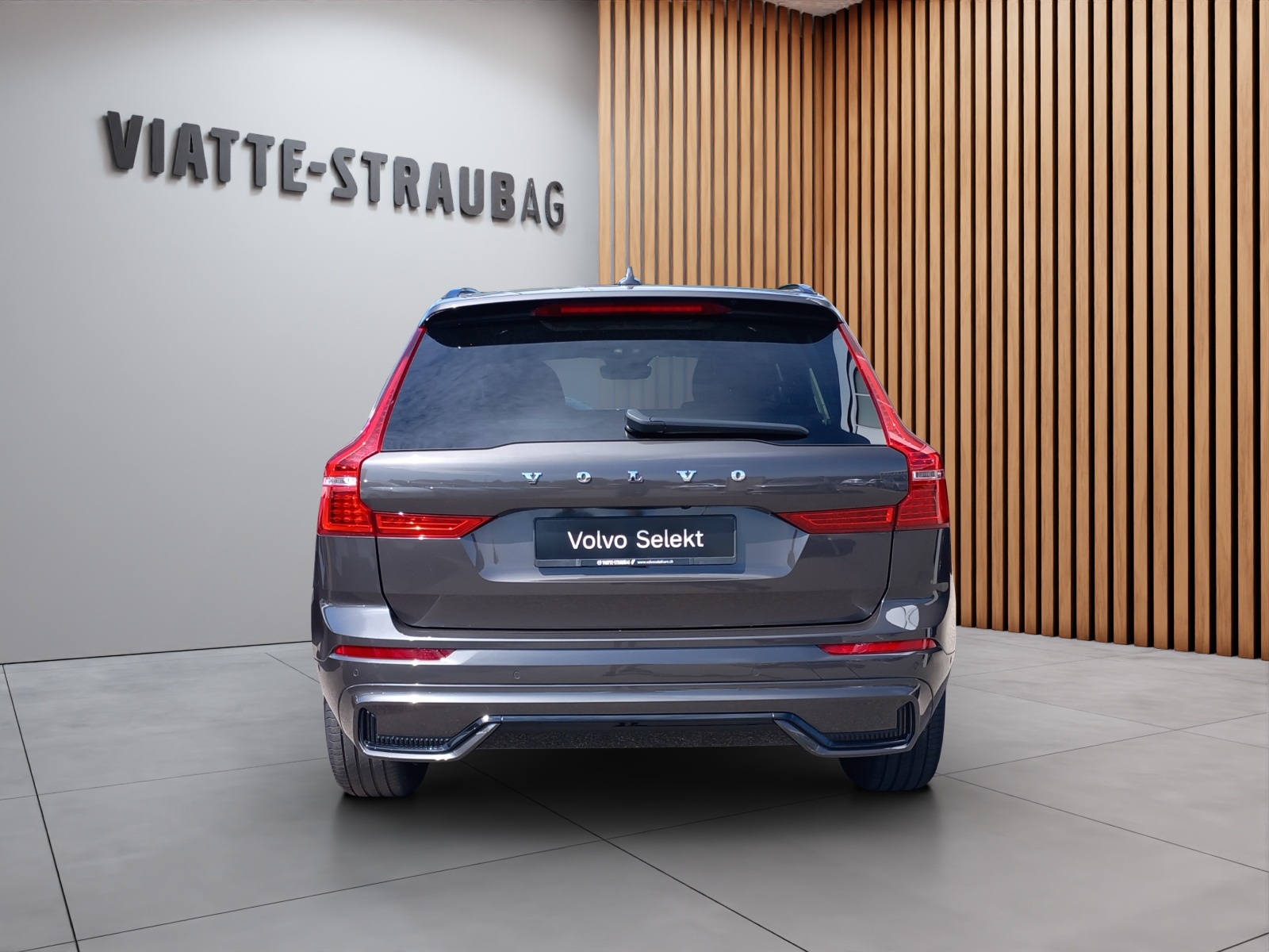 VOLVO XC60 2.0 B4 MH Plus Dark AWD-image-3