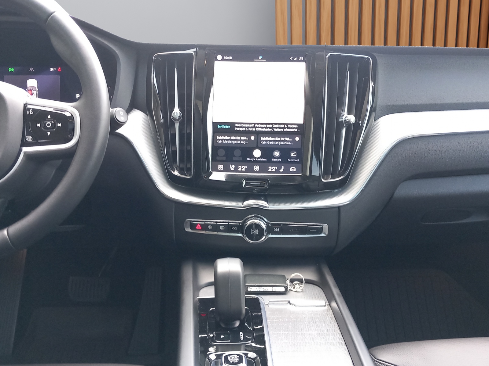 VOLVO XC60 2.0 B4 MH Plus Dark AWD-image-16