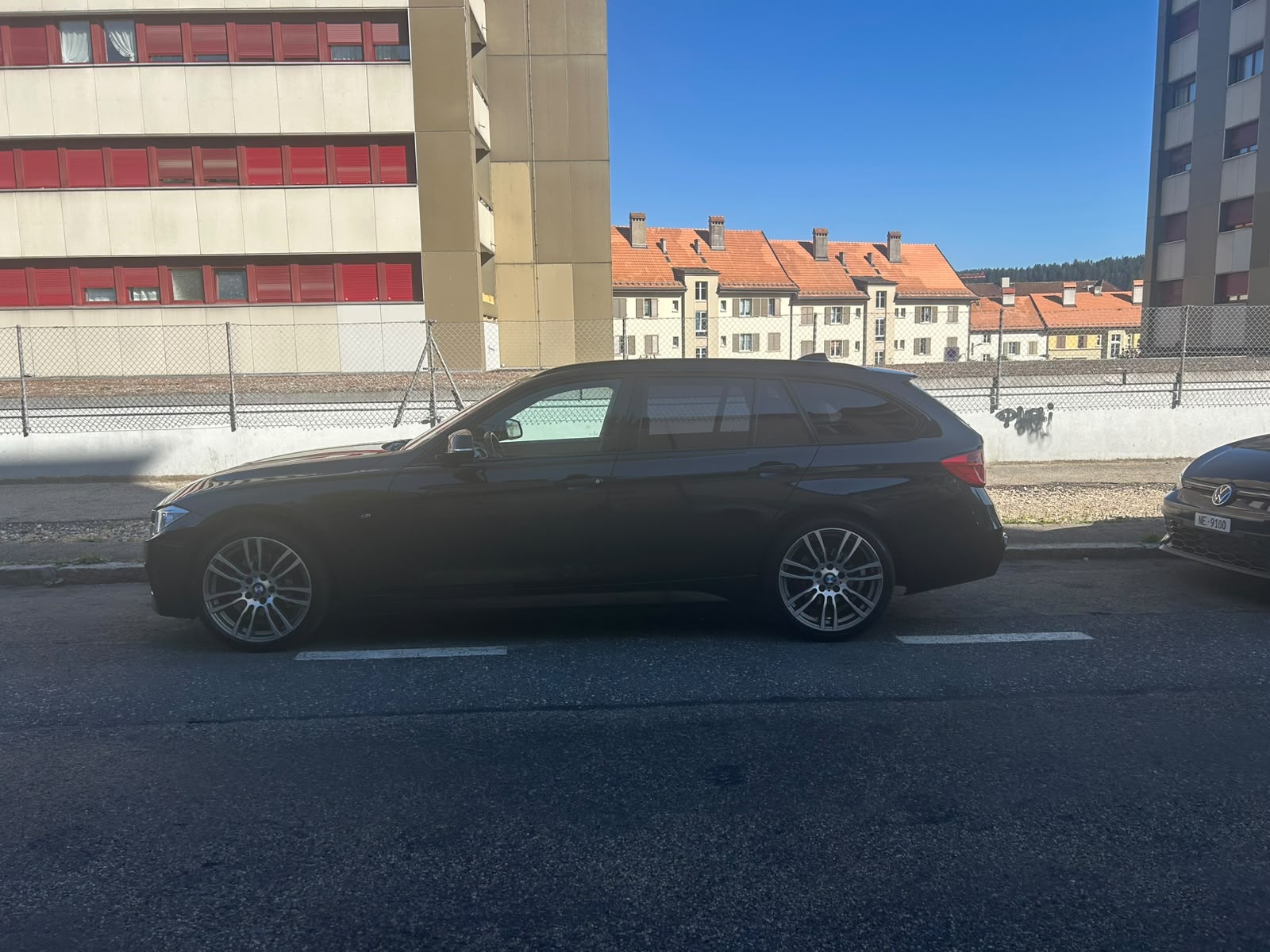 BMW 328i xDrive-image-3