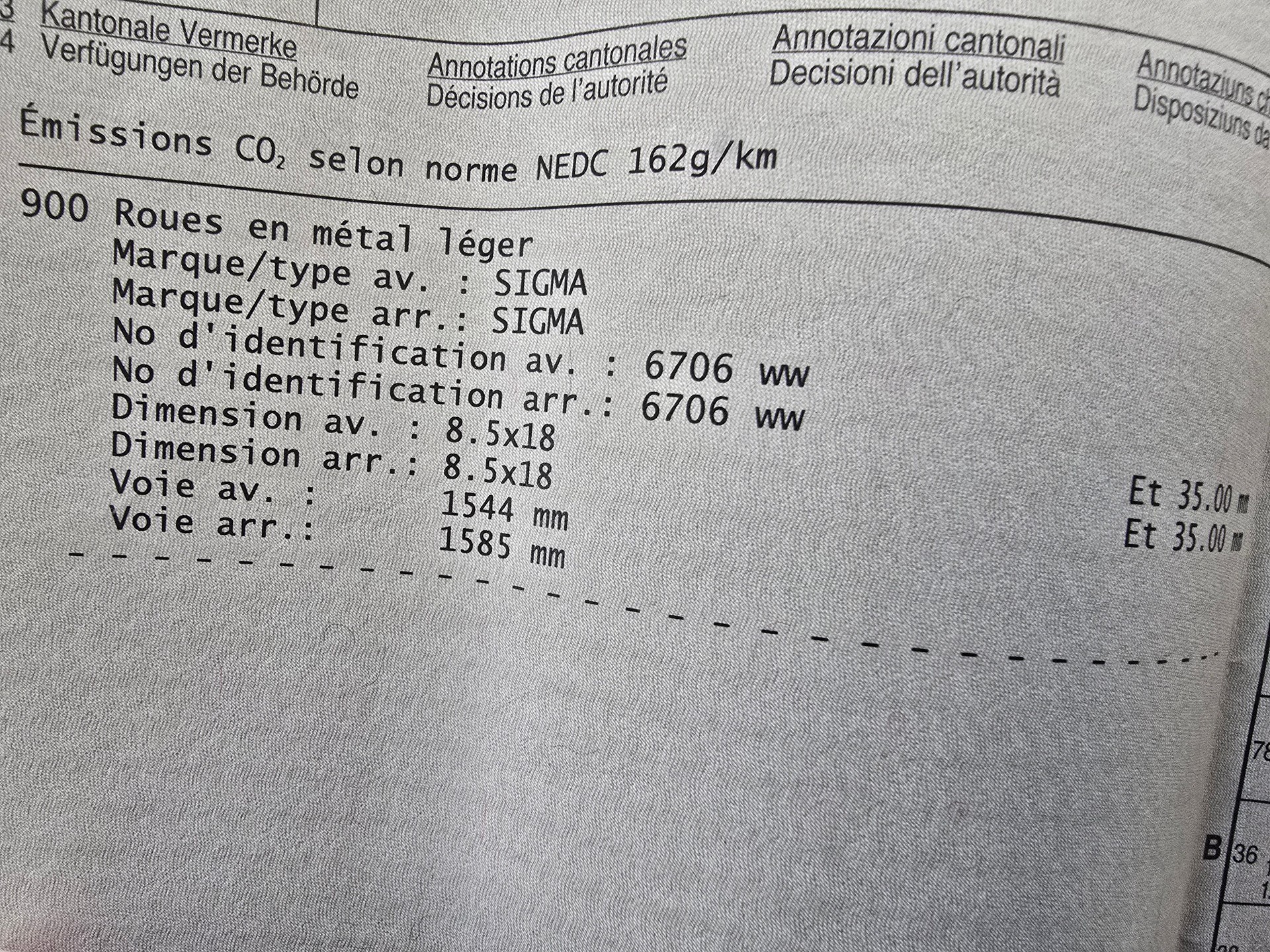 BMW 328i xDrive-image-5
