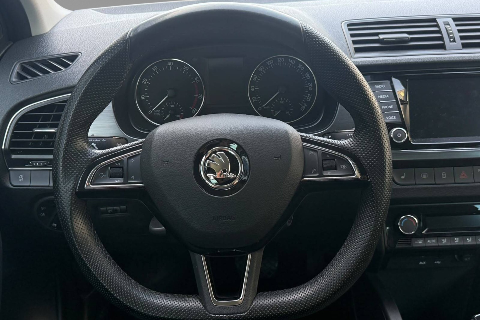 SKODA Fabia 1.2 TSI Style DSG-image-9