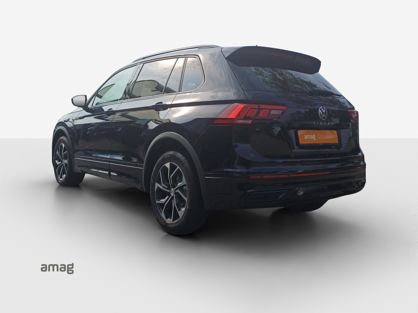 VW Tiguan 2.0TSI R-Line 4Motion DSG-image-2