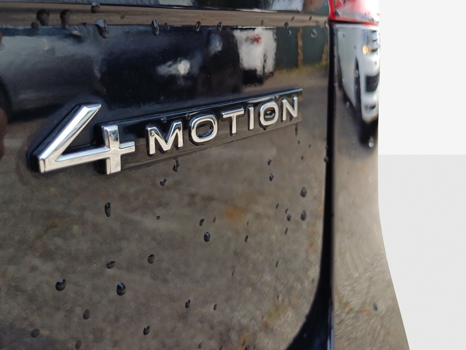 VW Tiguan 2.0TSI R-Line 4Motion DSG-image-15