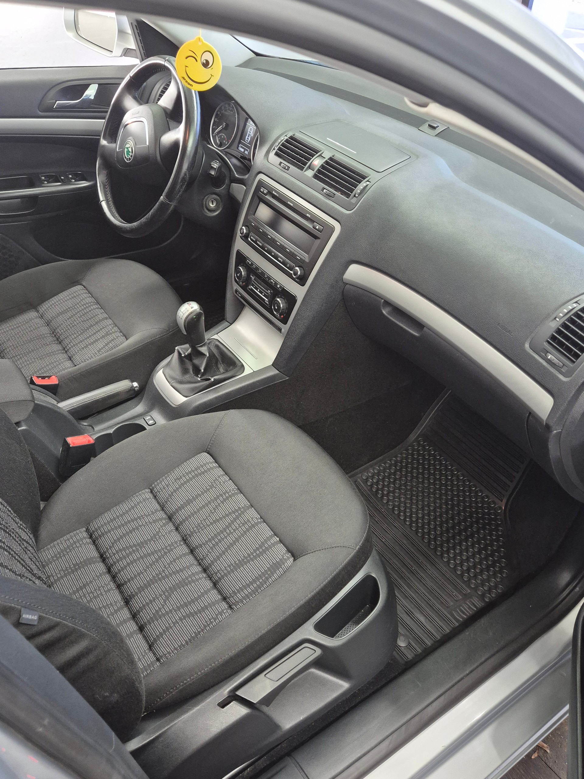 SKODA Octavia Combi 1.6 TDI Swiss Adventure 4x4-image-7