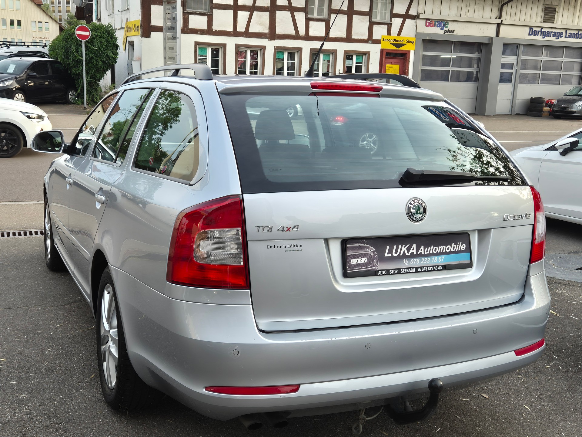 SKODA Octavia Combi 1.6 TDI Swiss Adventure 4x4-image-2