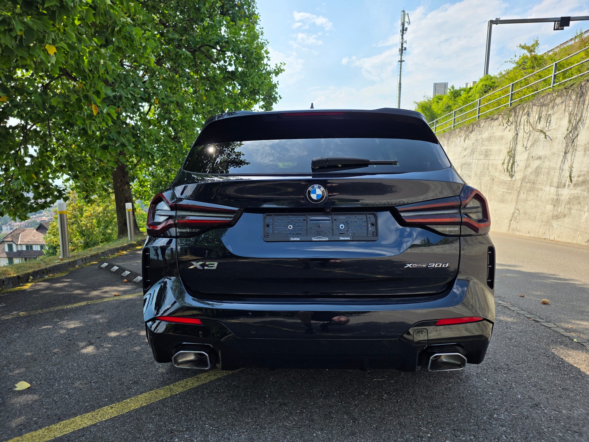 BMW 30d xDrive-image-13