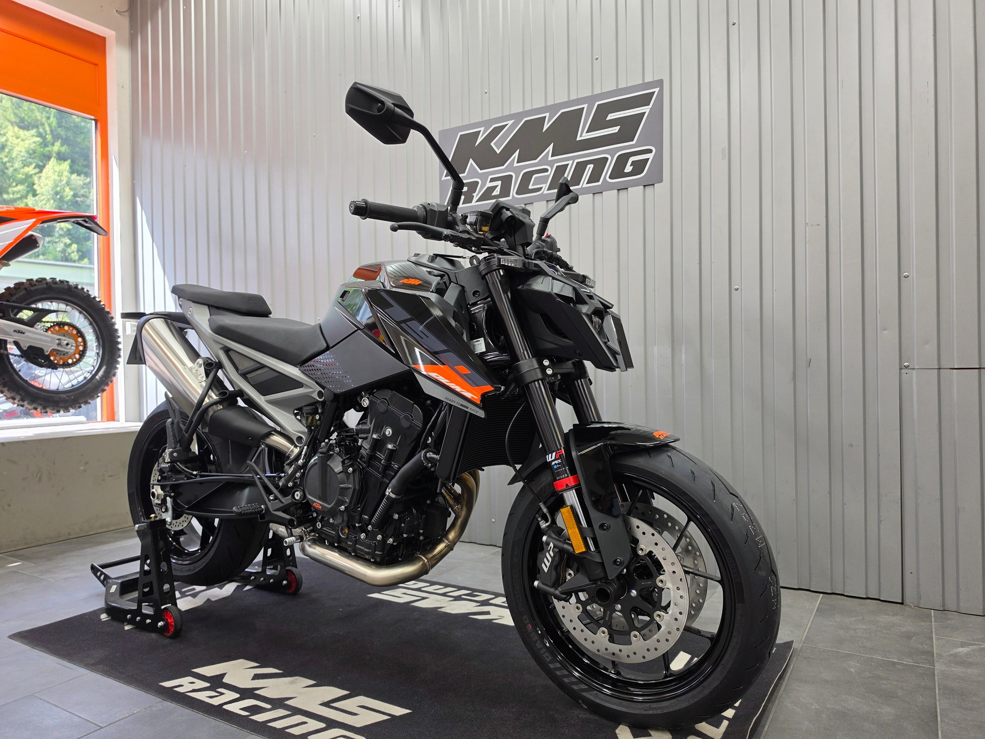KTM 790 Duke-showroom-element-1