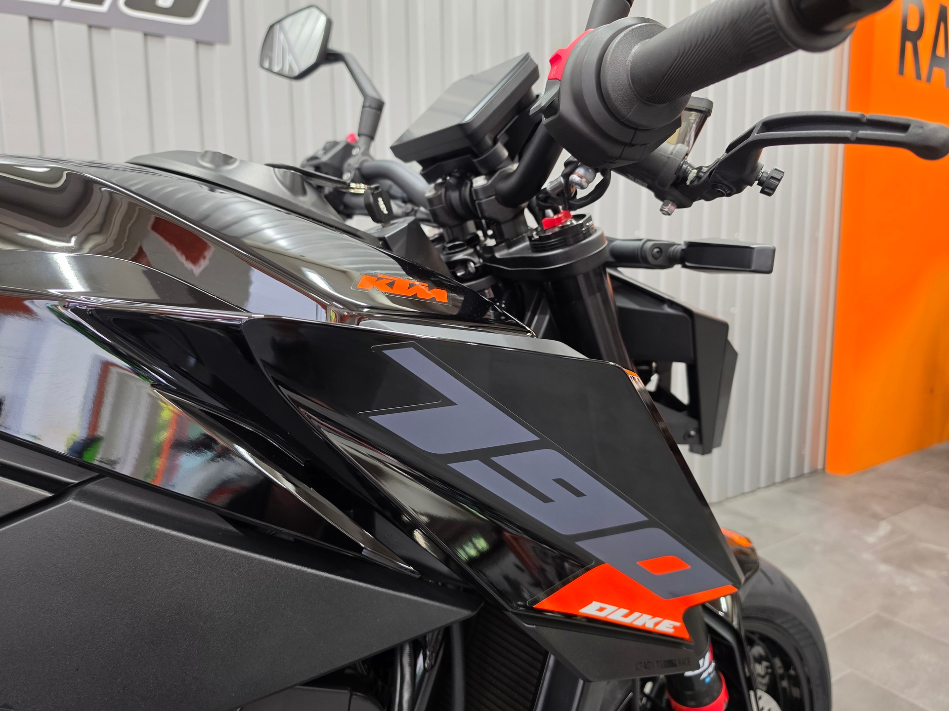 KTM 790 Duke-image-6